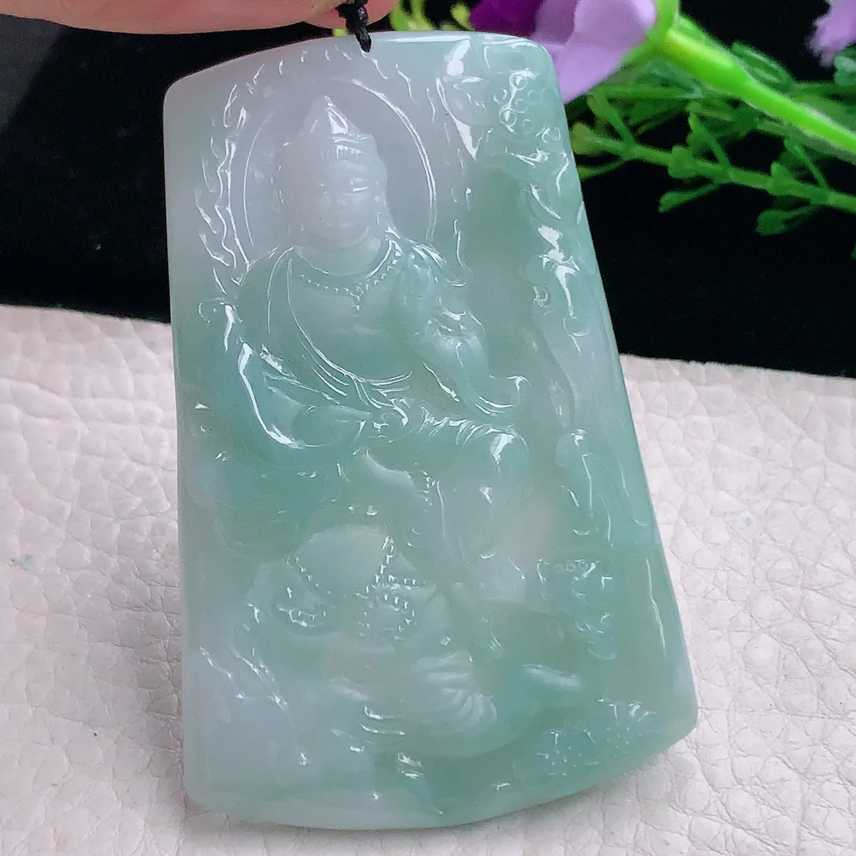 kh自然光69*44.8*5.2缅甸翡翠a货蓝韵普贤菩萨吊坠生肖守护神