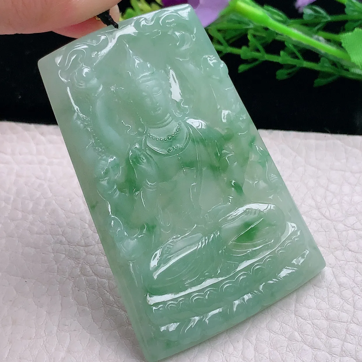 kh自然光71*47.6*5.6缅甸翡翠a货飘绿千手观音 玉观音玉吊坠 玉挂件