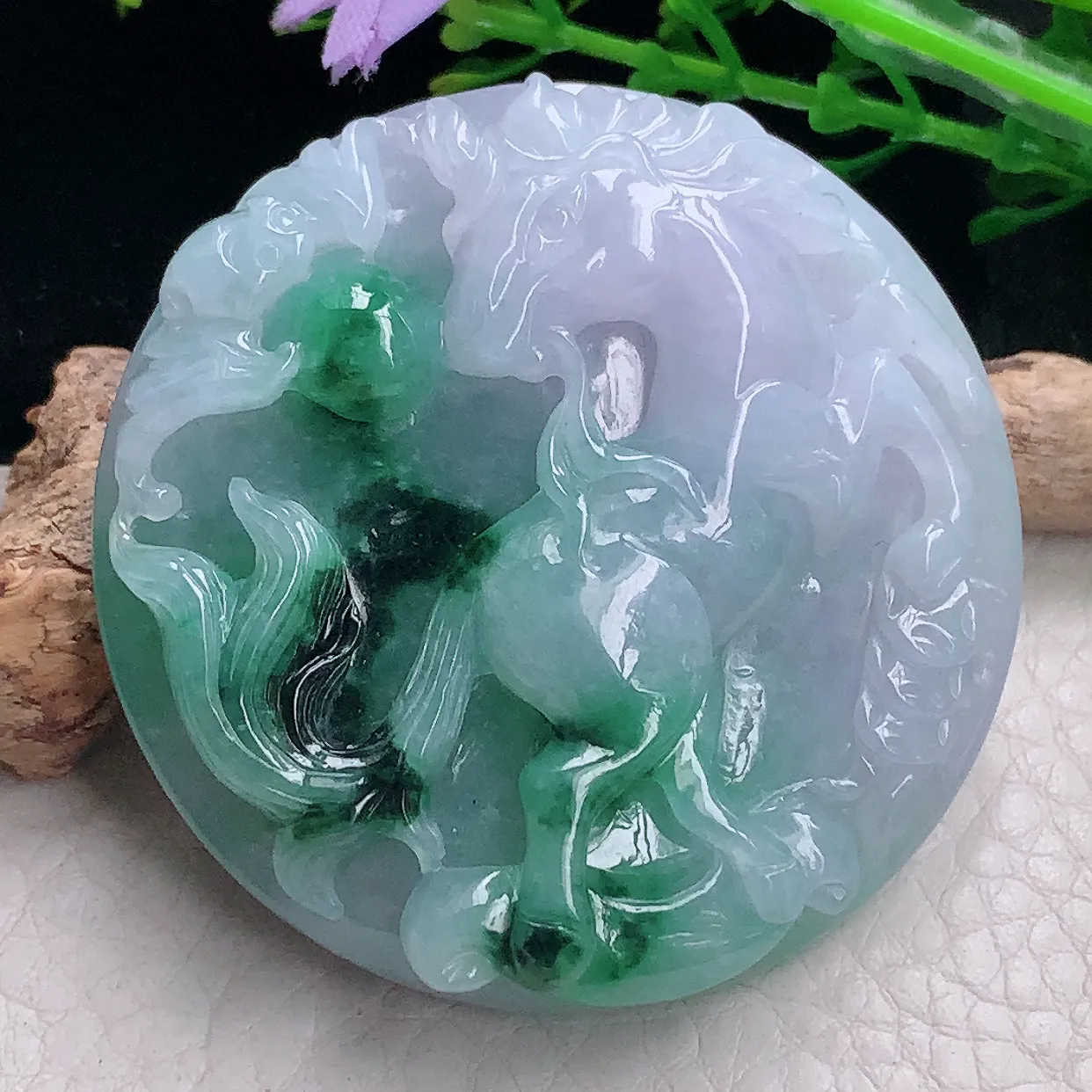 zen自然光48.8*12.8缅甸翡翠a货饱满飘花马上有钱 生肖马玉吊坠 玉挂件