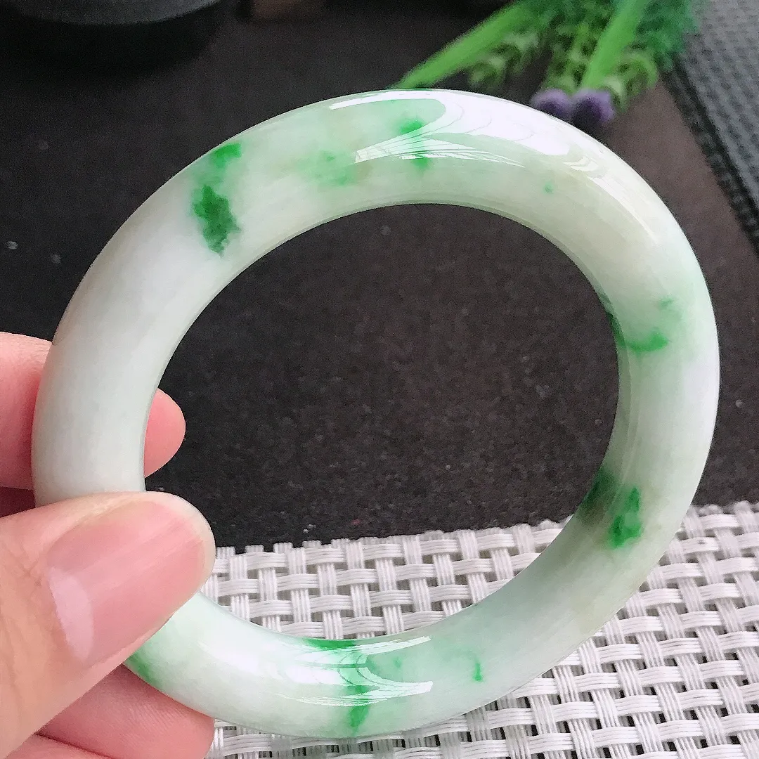 天然A货翡翠56.5/11.4老坑精美温润飘阳绿圆条手镯玉镯