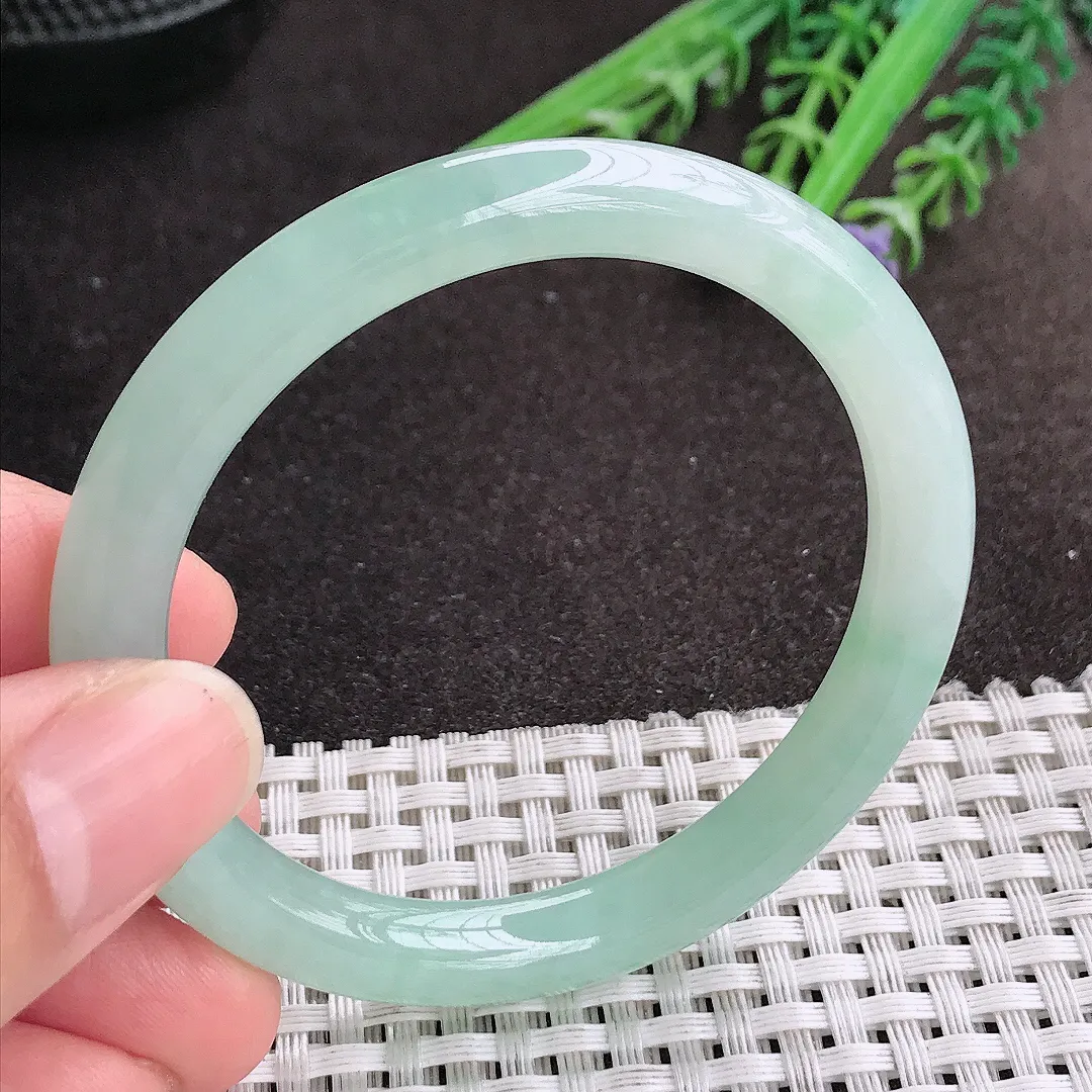 天然A货翡翠51.5/7.6/7.7老坑冰纯起胶冰晴绿圆条手镯小圈口细条玉镯