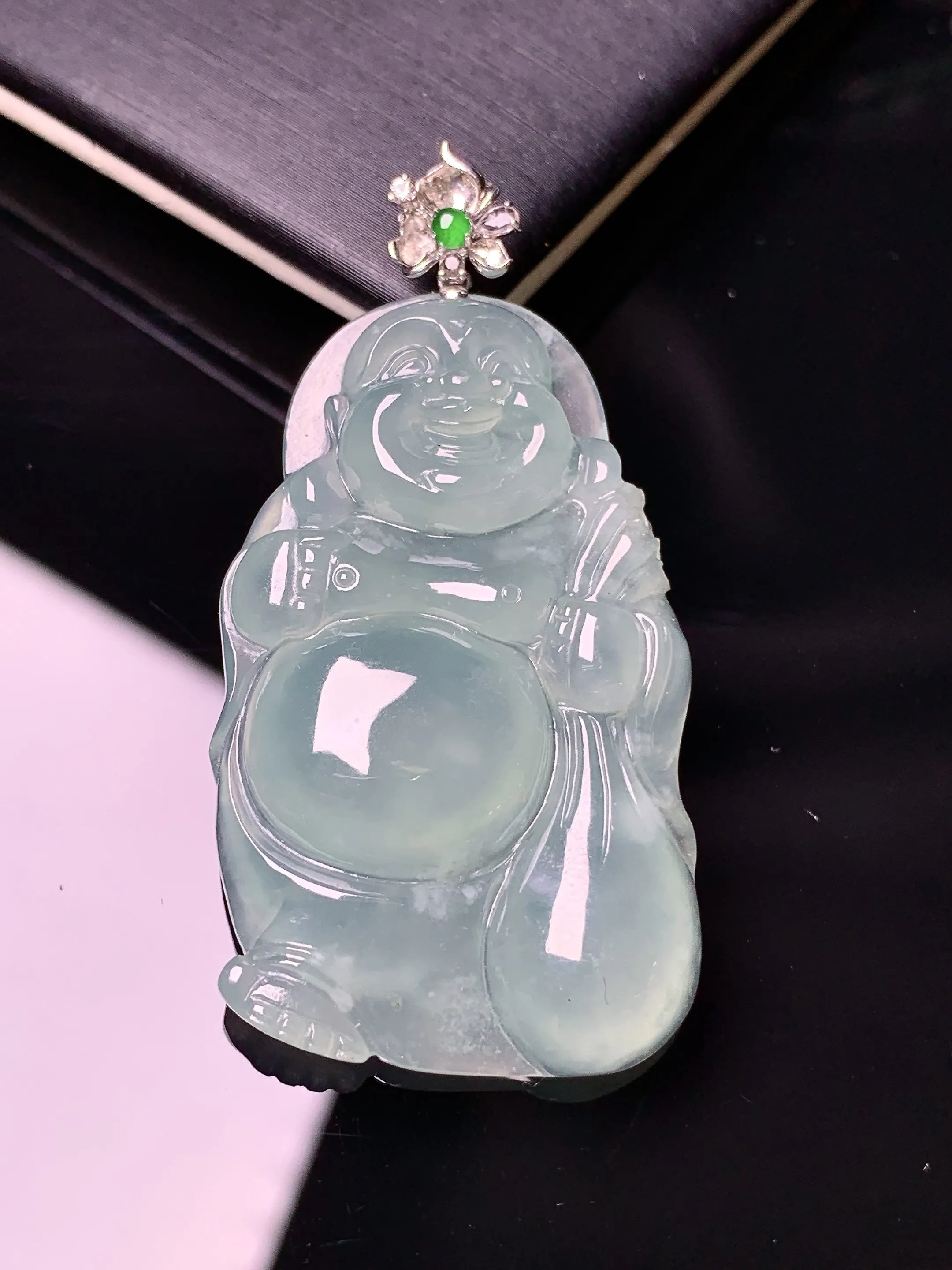 18k金镶嵌冰种佛公吊坠 玉质细腻 水润亮眼 色泽艳丽 整体尺寸48*24.5*5.8