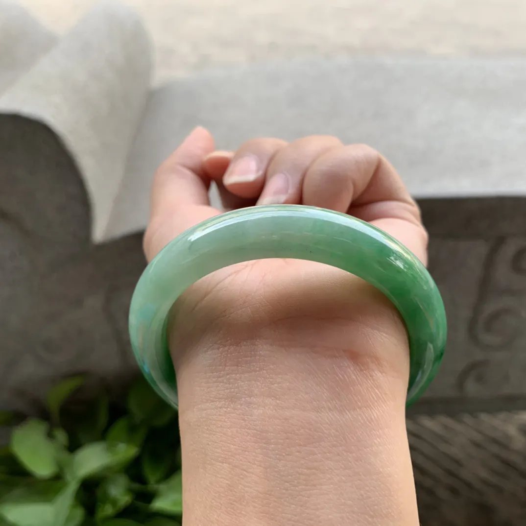 圈口 55.7-12.2-8.4【辣绿正圈手镯】正圈55 56可戴