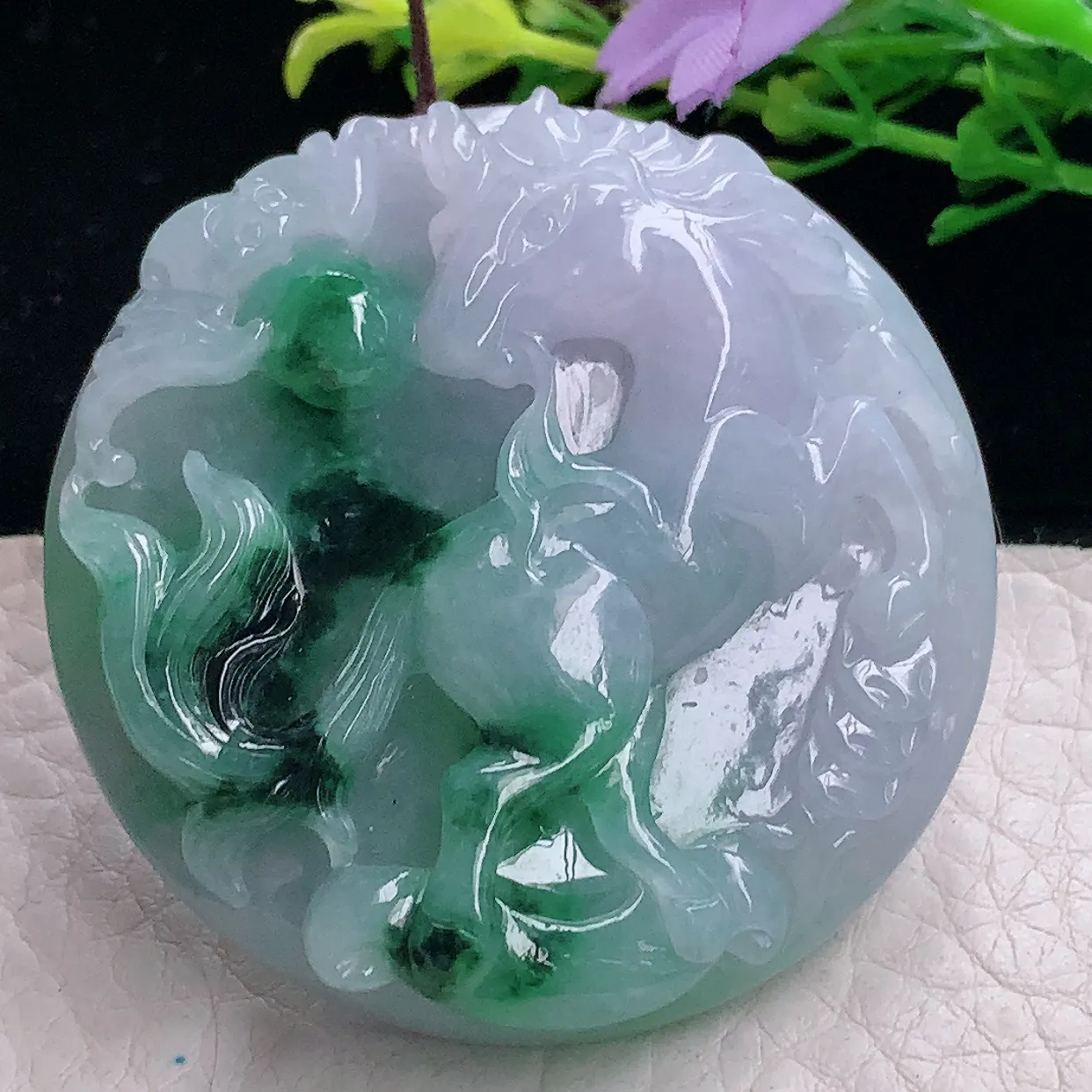 zen自然光48.8*12.8缅甸翡翠a货饱满飘花马上有钱 生肖马玉吊坠 玉挂件