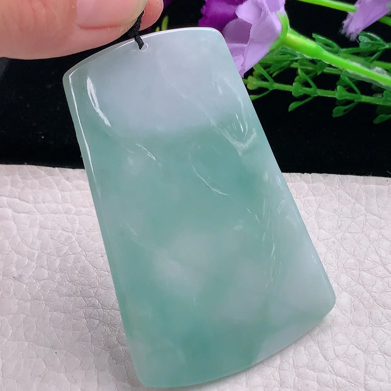 kh自然光69*44.8*5.2缅甸翡翠a货蓝韵普贤菩萨吊坠生肖守护神