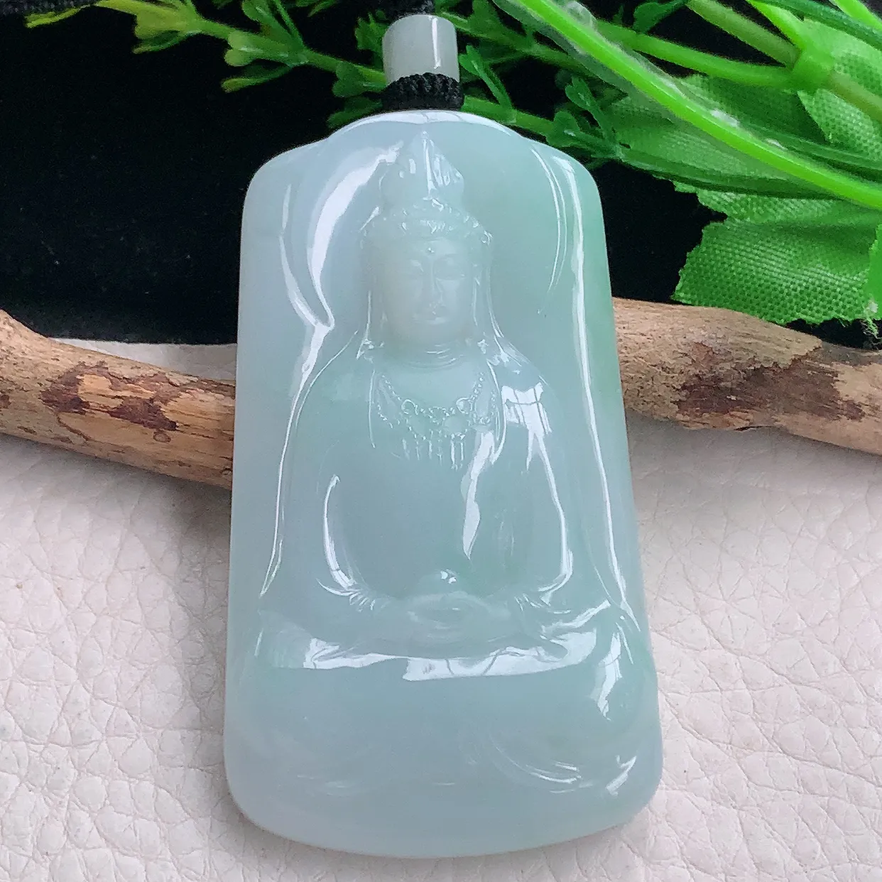 mut自然光66.5*38*9天然缅甸翡翠天空蓝韵正庄观音玉吊坠 玉挂件