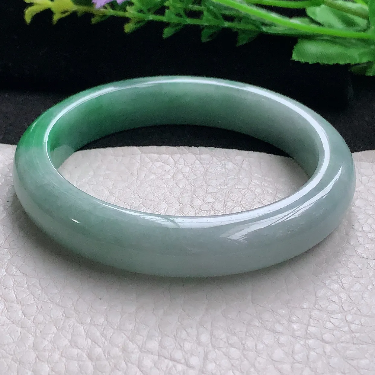 nr大圈口61.5*12.6*8.8平安镯 翡翠a货玉手镯辣绿宽边珠宝玉手环