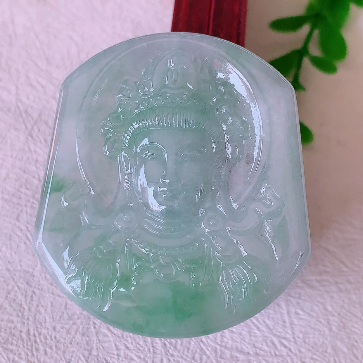 自然光实拍，冰飘花翡翠观音菩萨吊坠，赐福观音，玉润通透，慈祥端庄！#46.7