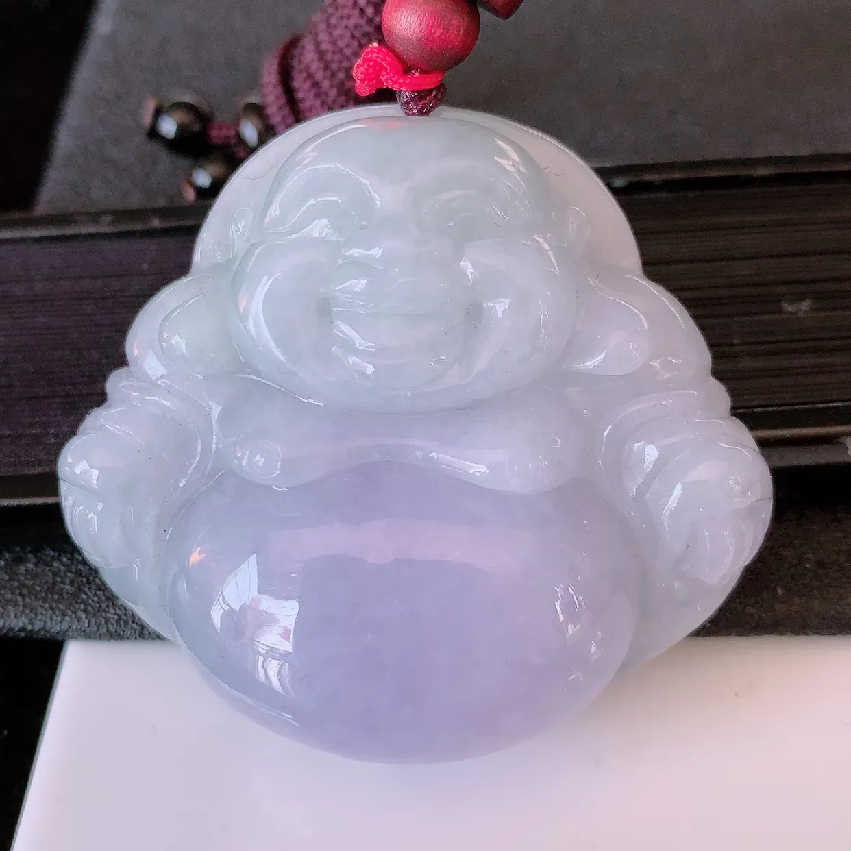 自然光实拍，大件厚装紫罗兰翡翠佛公吊坠，玉笑佛，饱满，开脸喜庆，配戴优雅迷人！#46.7
