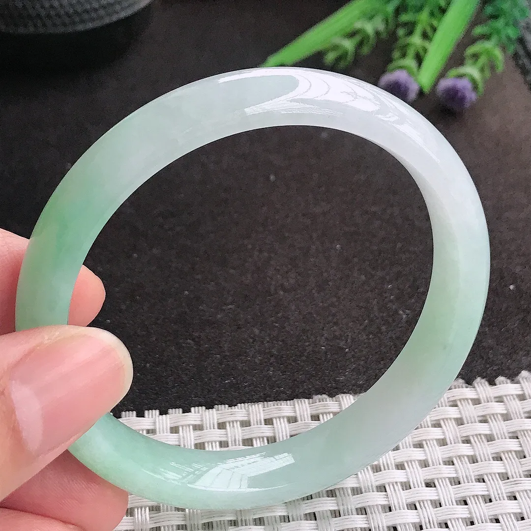 天然A货翡翠57.8/11.1/7.5老坑冰胶水灵冰晴绿手镯宽边玉镯