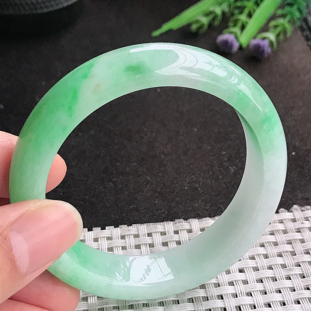 天然A货翡翠54.5/14/8.5老坑精美温润苹果绿手镯宽边玉镯