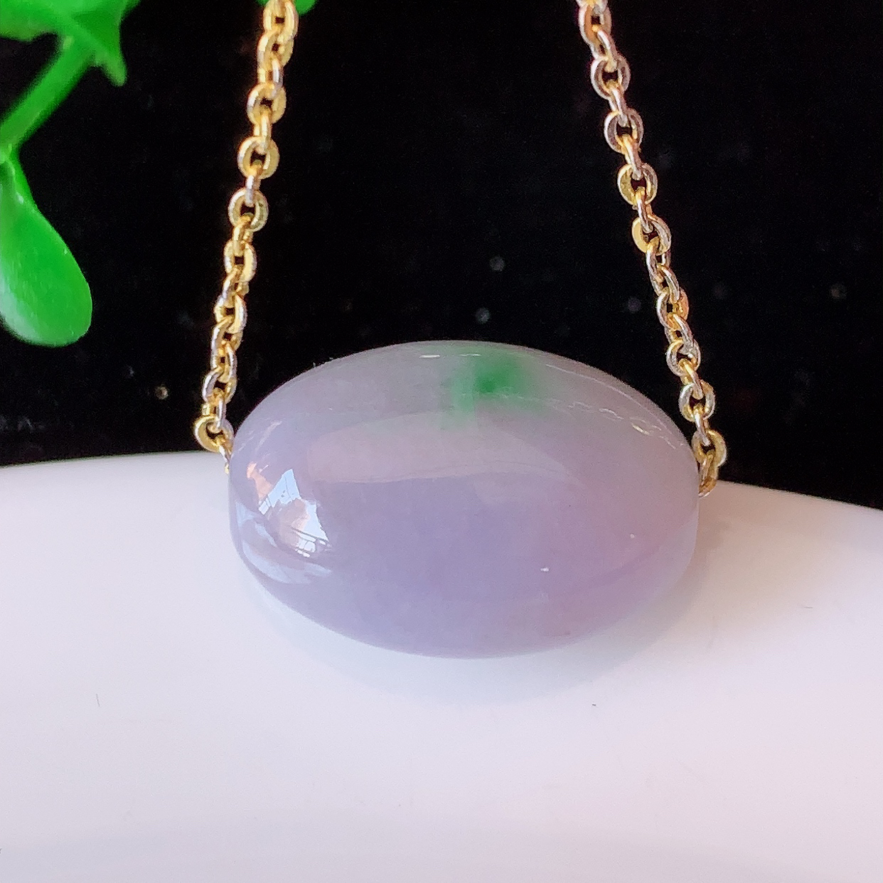 自然光实拍，冰润春带彩翡翠路路通吊坠，寓意好运连连，路路畅通，经典款式，财运滚滚，路路通，佩戴效果更