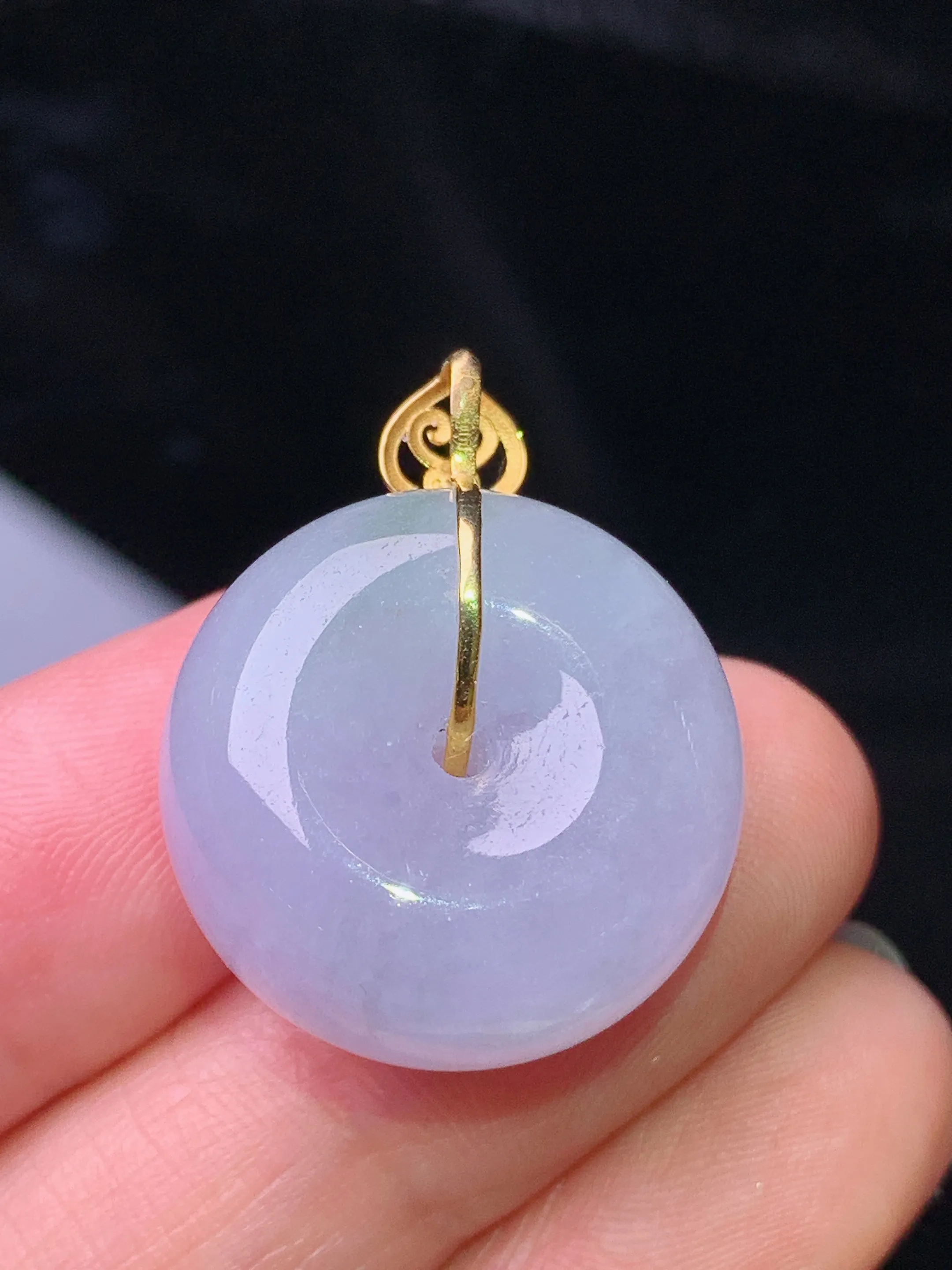 18k金镶嵌紫罗兰平安扣吊坠 玉质细腻 水润亮眼 色泽艳丽 整体尺寸26.2*20.6*11.5