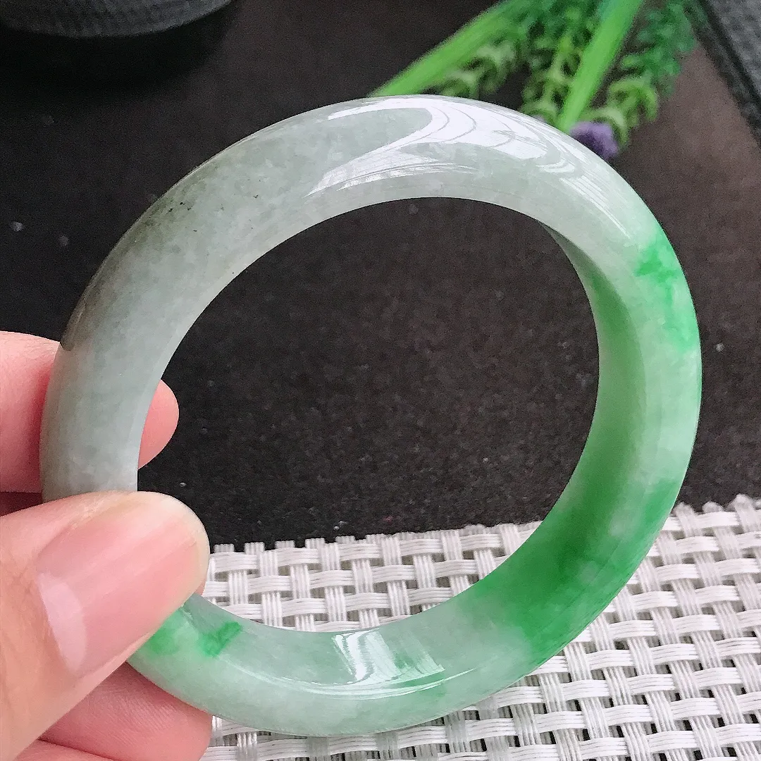 天然A货翡翠56.5/13.5/9老坑温润飘阳绿手镯宽边玉镯