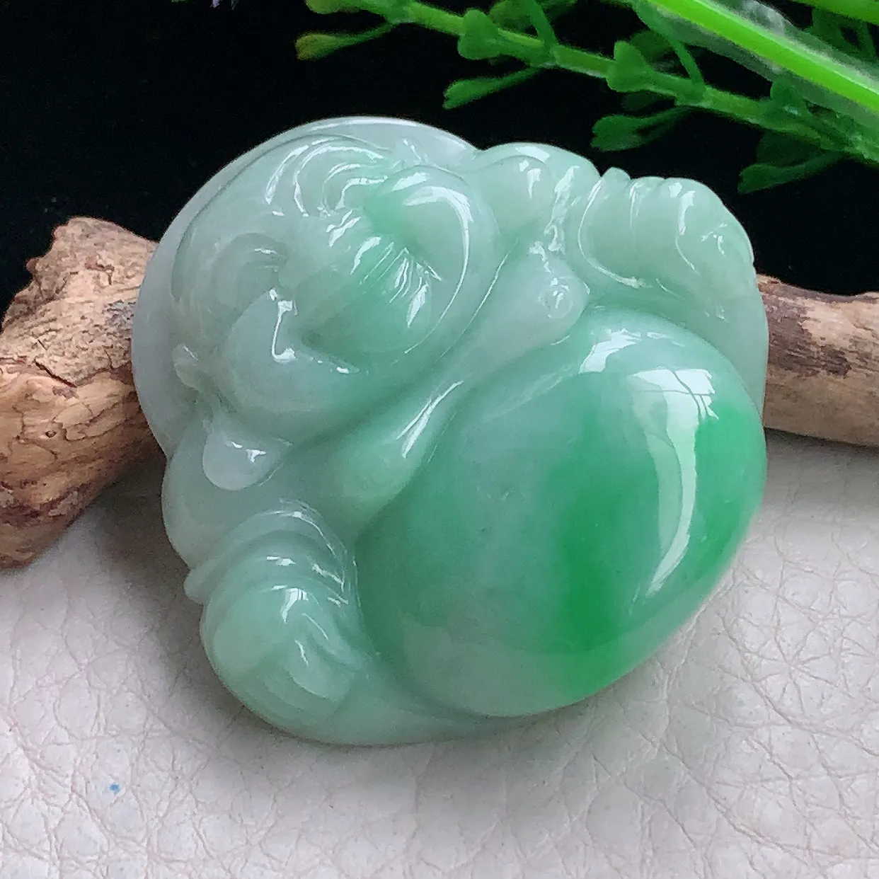 zen自然光40.5*43.6*12缅甸翡翠a货饱满飘绿佛公 开心佛玉吊坠 玉挂件