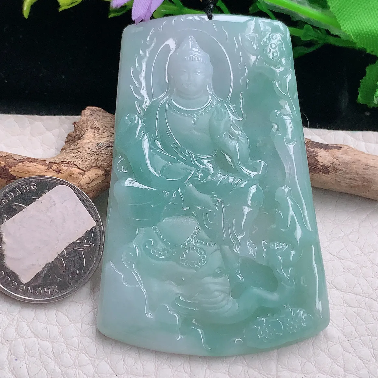 kh自然光69*44.8*5.2缅甸翡翠a货蓝韵普贤菩萨吊坠生肖守护神