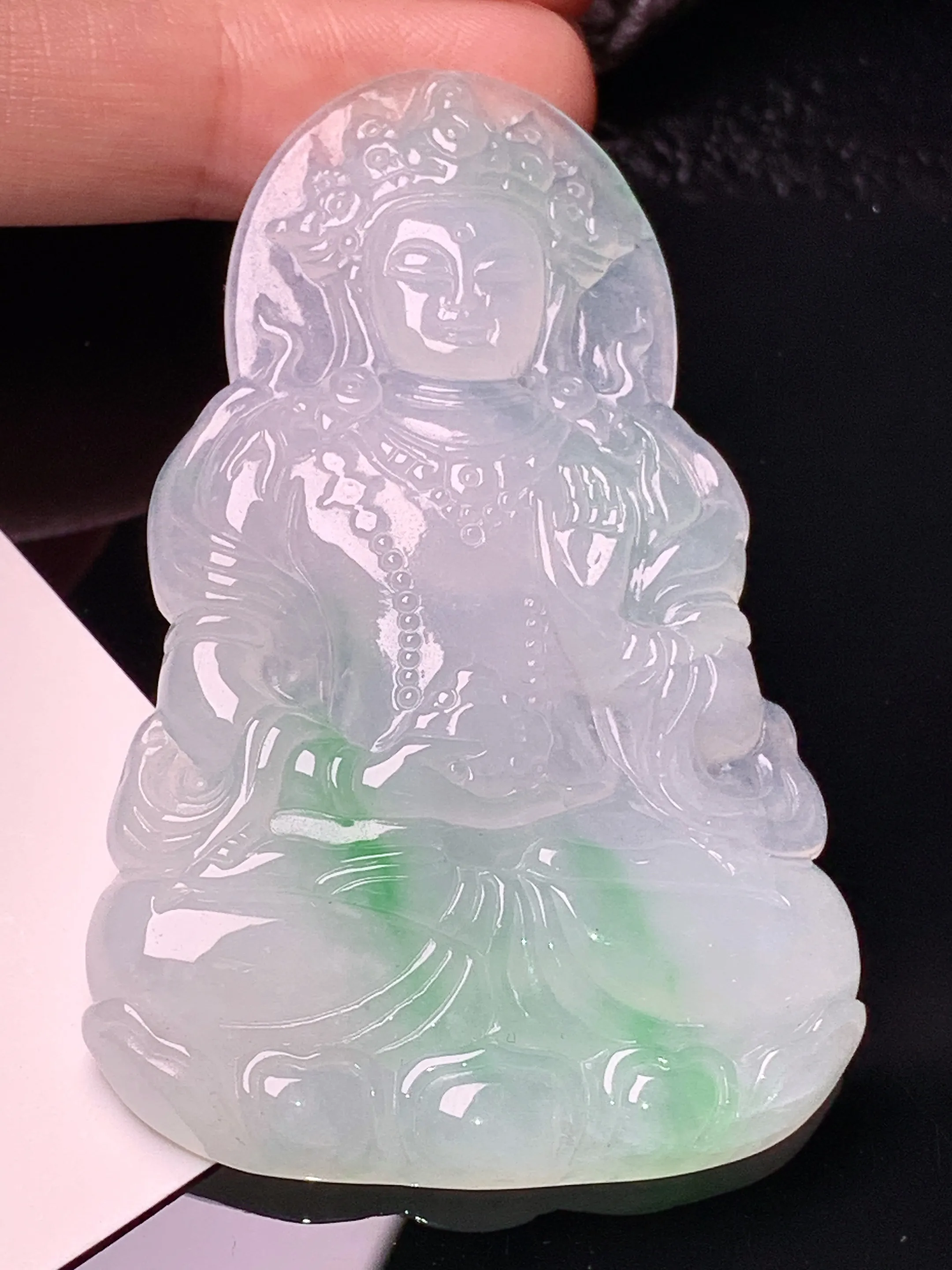 飘绿度母观音菩萨吊坠 玉质细腻 水润亮眼 色泽艳丽 整体尺寸63*39.5*5.3