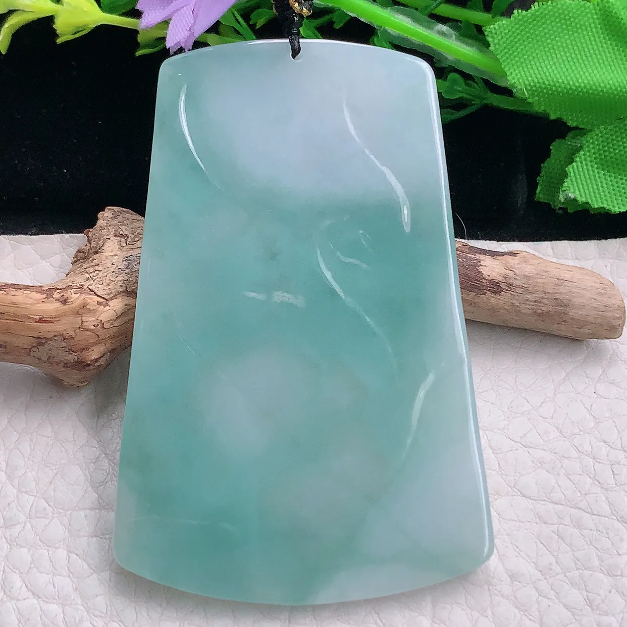 kh自然光69*44.8*5.2缅甸翡翠a货蓝韵普贤菩萨吊坠生肖守护神