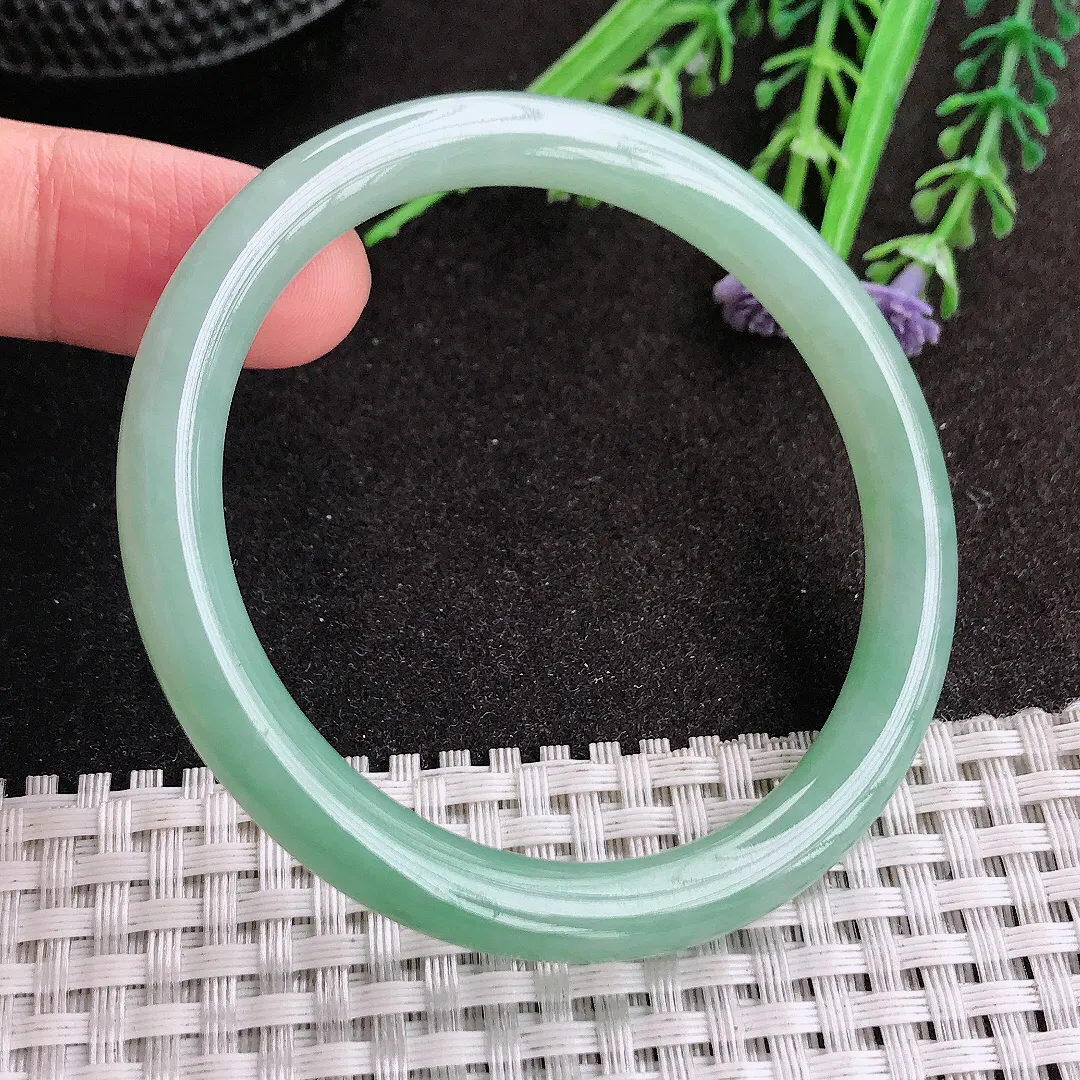 天然A货翡翠54/7/7.2老坑冰润起胶冰晴绿圆条手镯宽边玉镯