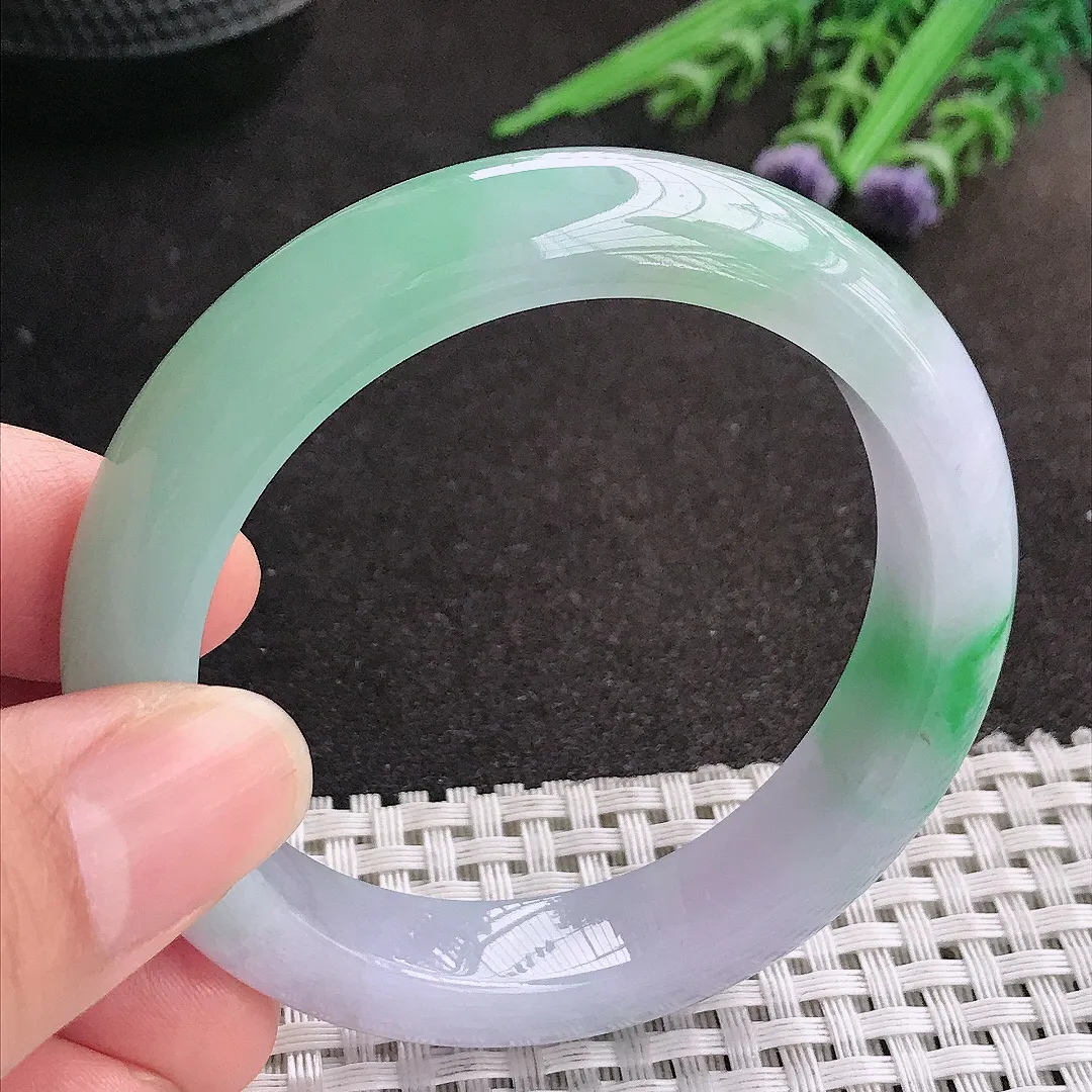 天然A货翡翠52/11.8/8.4老坑冰胶果冻春带彩手镯宽边阳绿玉镯