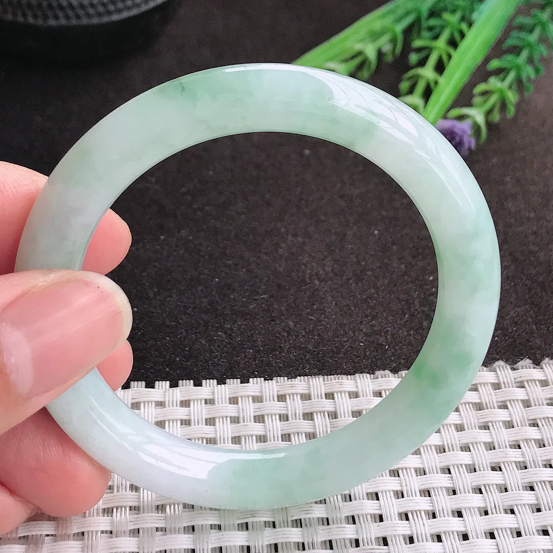 天然A货翡翠51.5/8.8小圈口老坑秀气冰润飘花圆条手镯玉镯