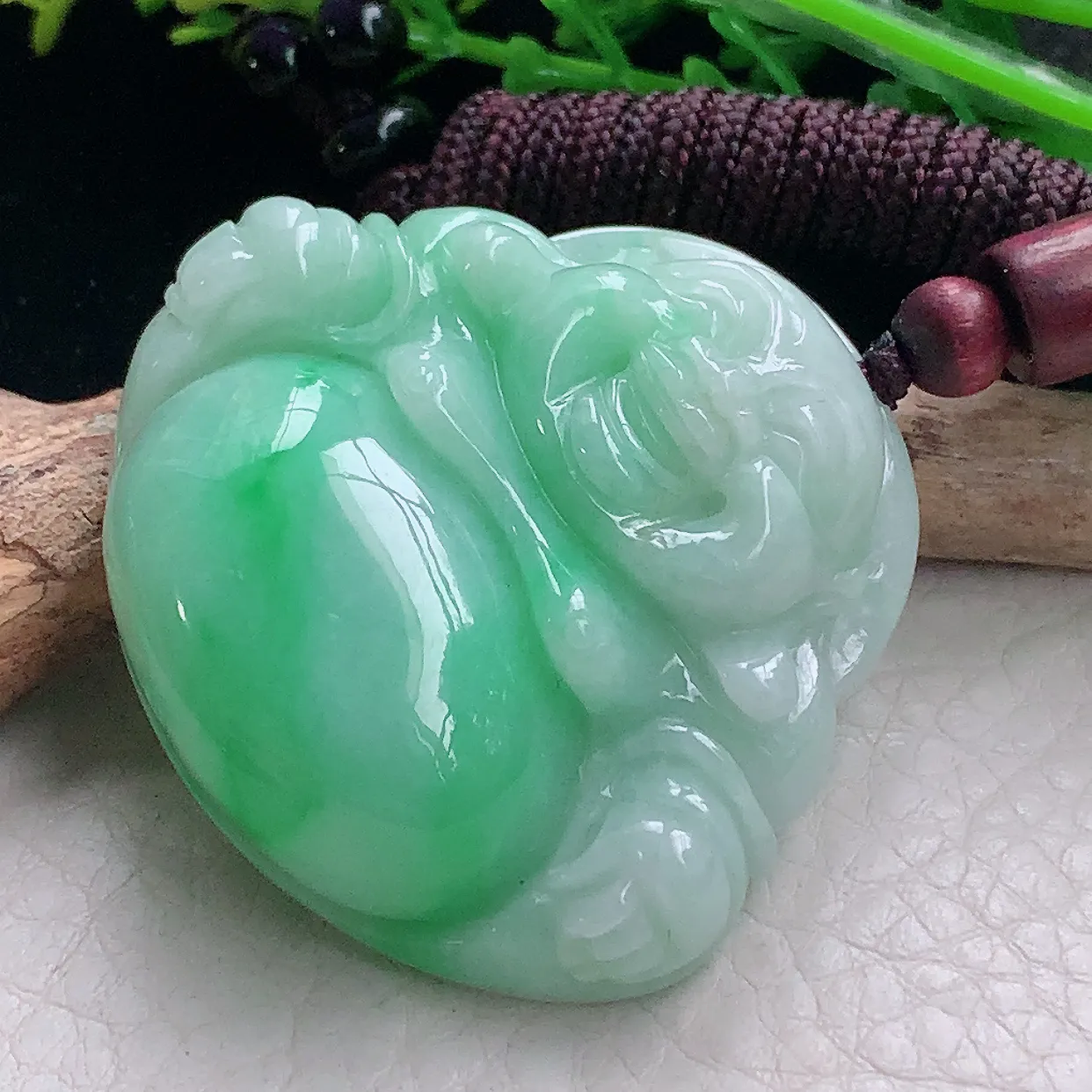 zen自然光41.3*44.8*12.8缅甸翡翠a货饱满飘绿佛公 弥勒佛玉吊坠 毛衣坠