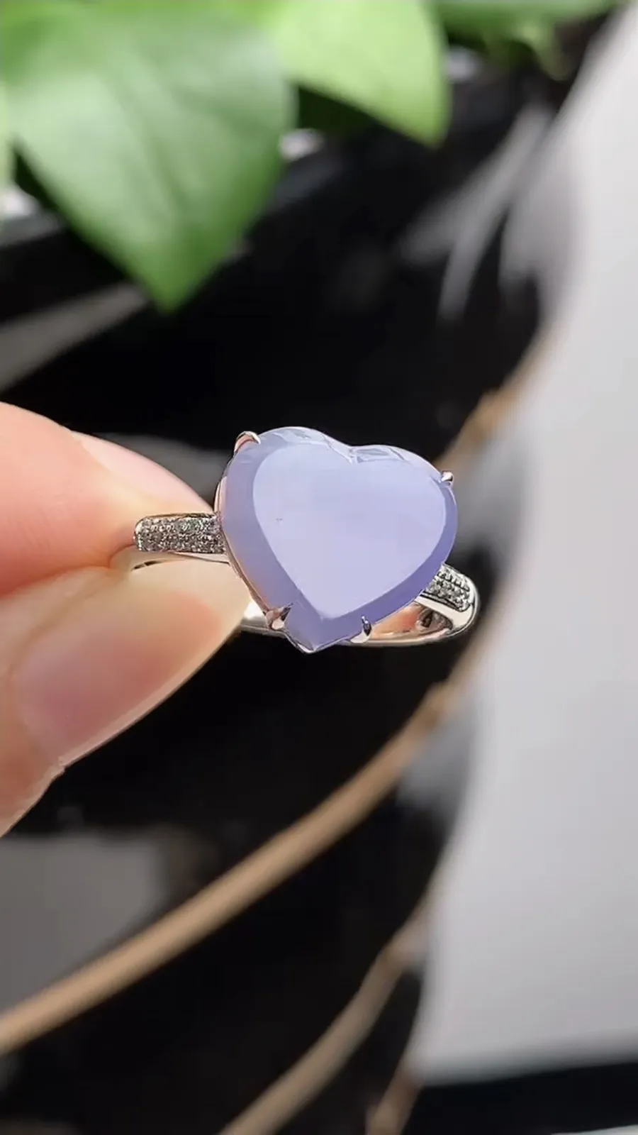 a货翡翠老坑种18K金伴钻镶嵌紫罗兰爱心戒指 圈口17.5裸石尺寸10.3×11.4mm 重量3.09g 1209