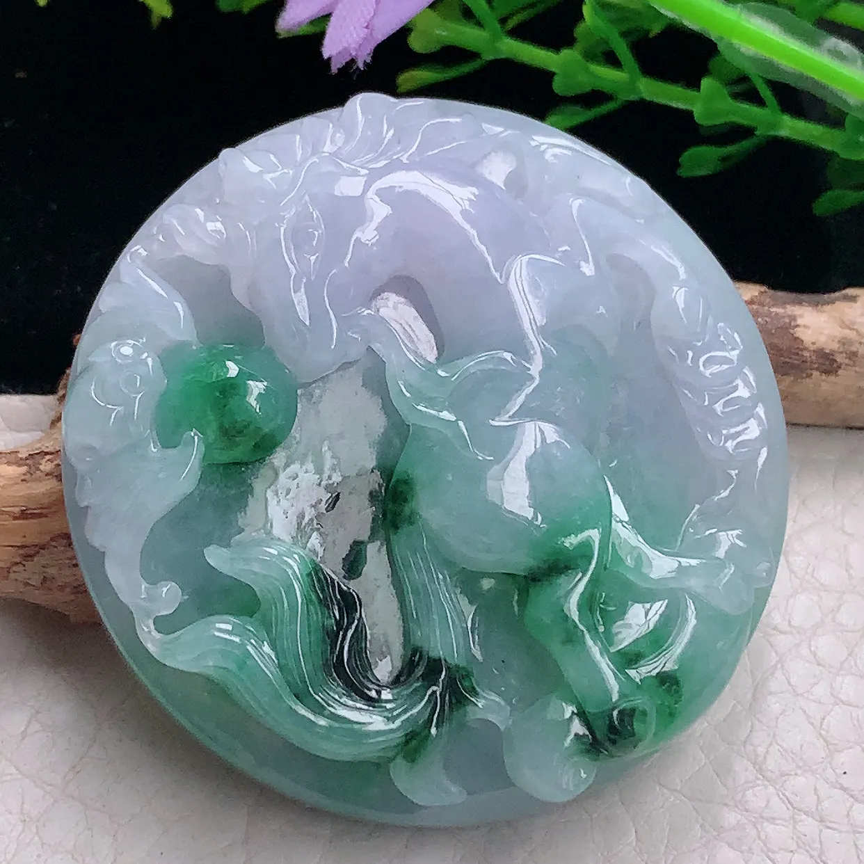 zen自然光48.8*12.8缅甸翡翠a货饱满飘花马上有钱 生肖马玉吊坠 玉挂件