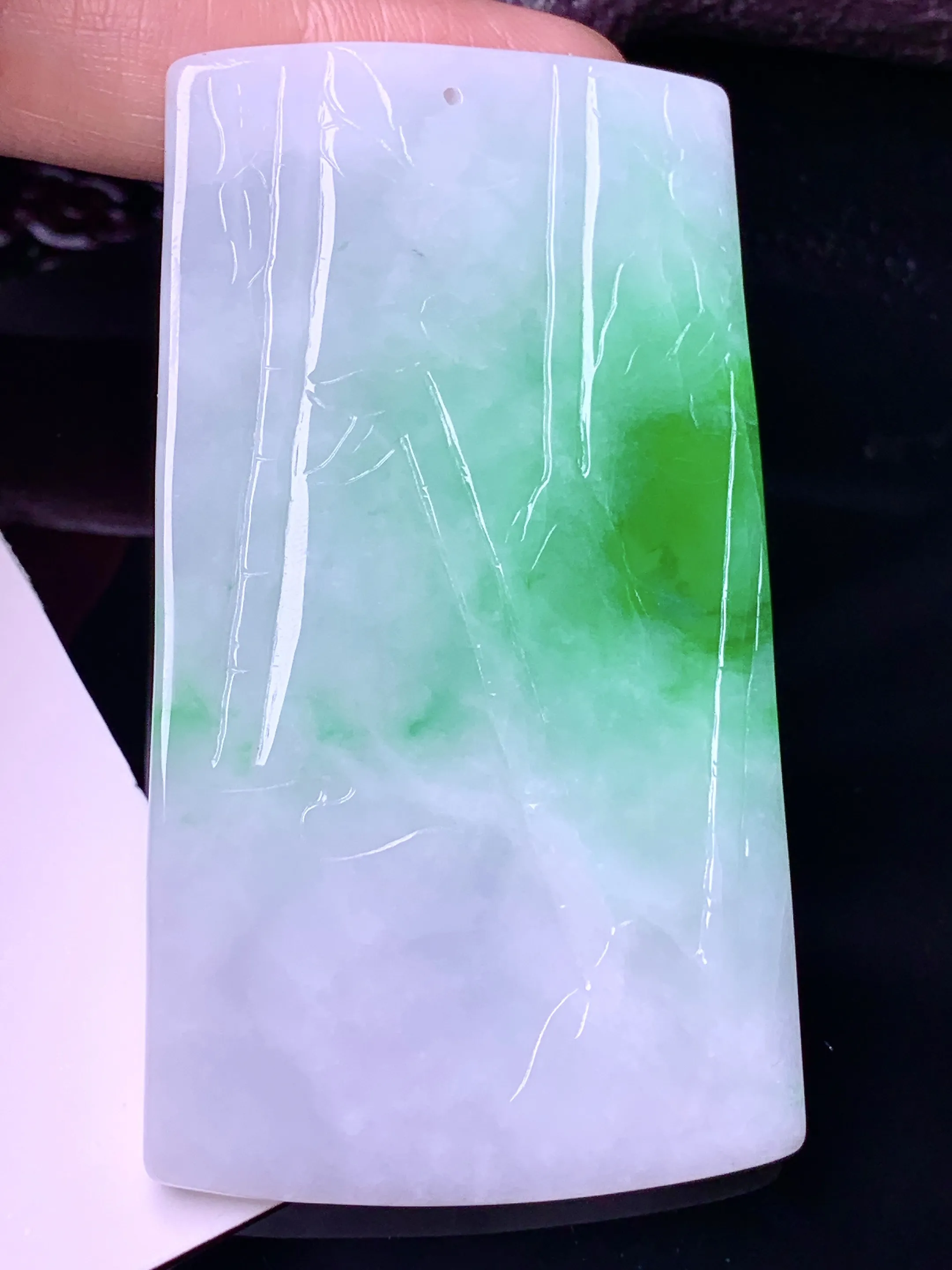 飘绿悟道吊坠 玉质细腻 水润亮眼 色泽艳丽 整体尺寸69*38.7*4.8