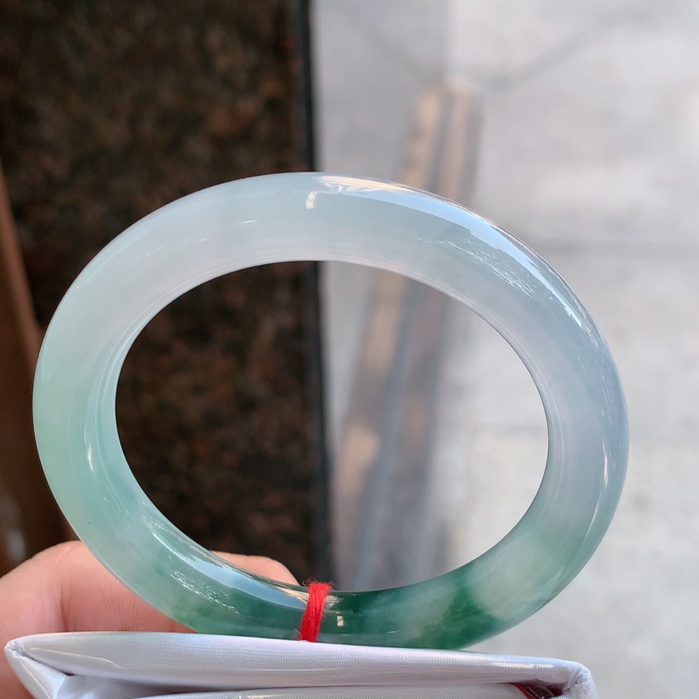 圆条冰飘花 无瑕 尺寸:53.1/9.5 花美