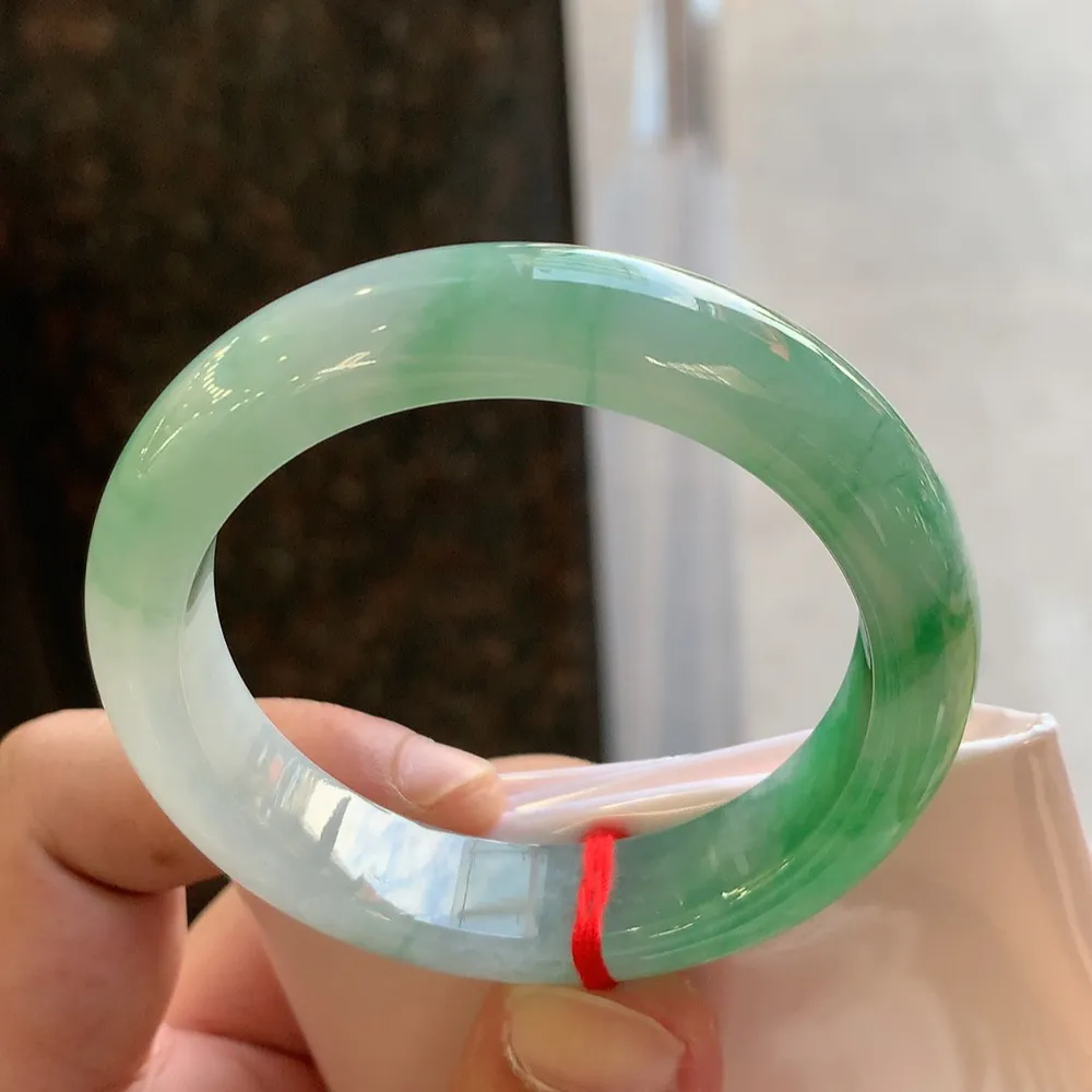 正圈冰阳绿 无瑕 尺寸:50.7/12.3/8.5 种色兼备🥰🥰