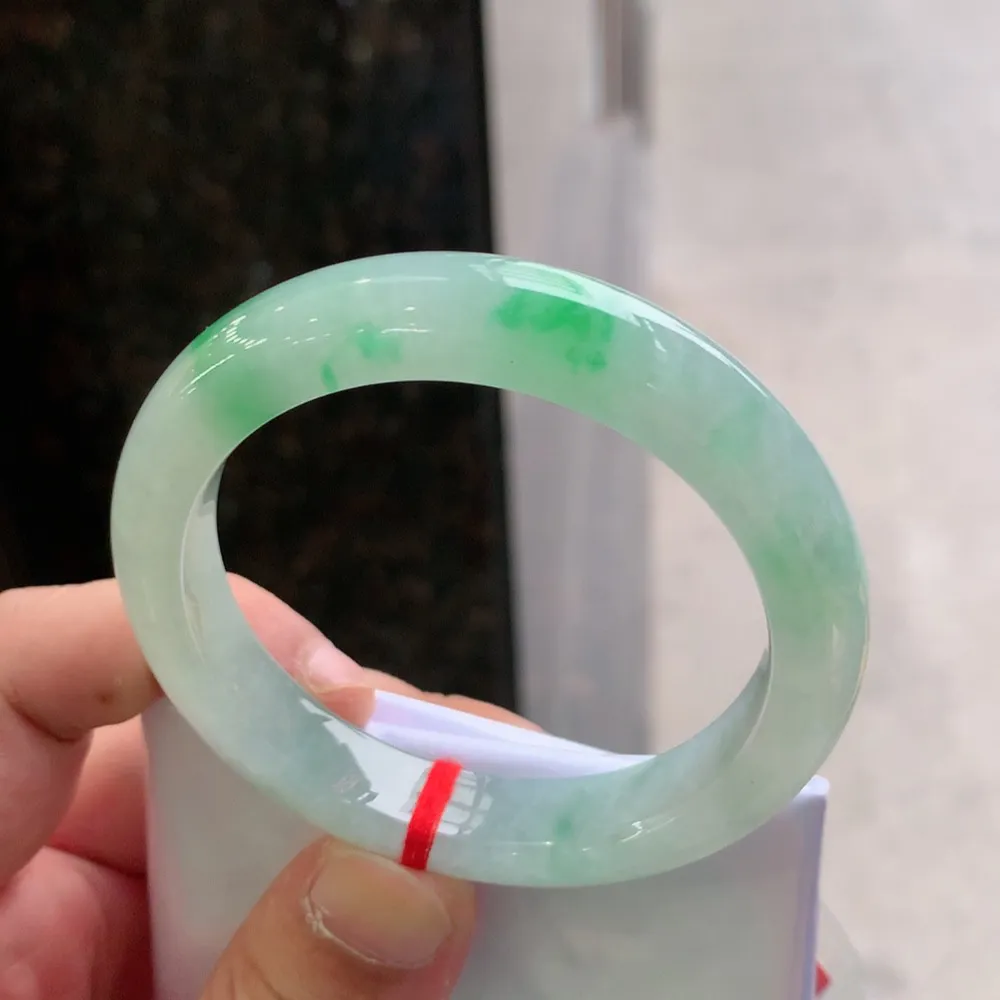 正圈冰阳绿 无瑕 尺寸:54.1/11.1/8.6 色好