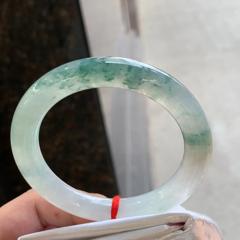 圆条高冰飘花 无瑕 尺寸:55.2/10.1 花美 种水好