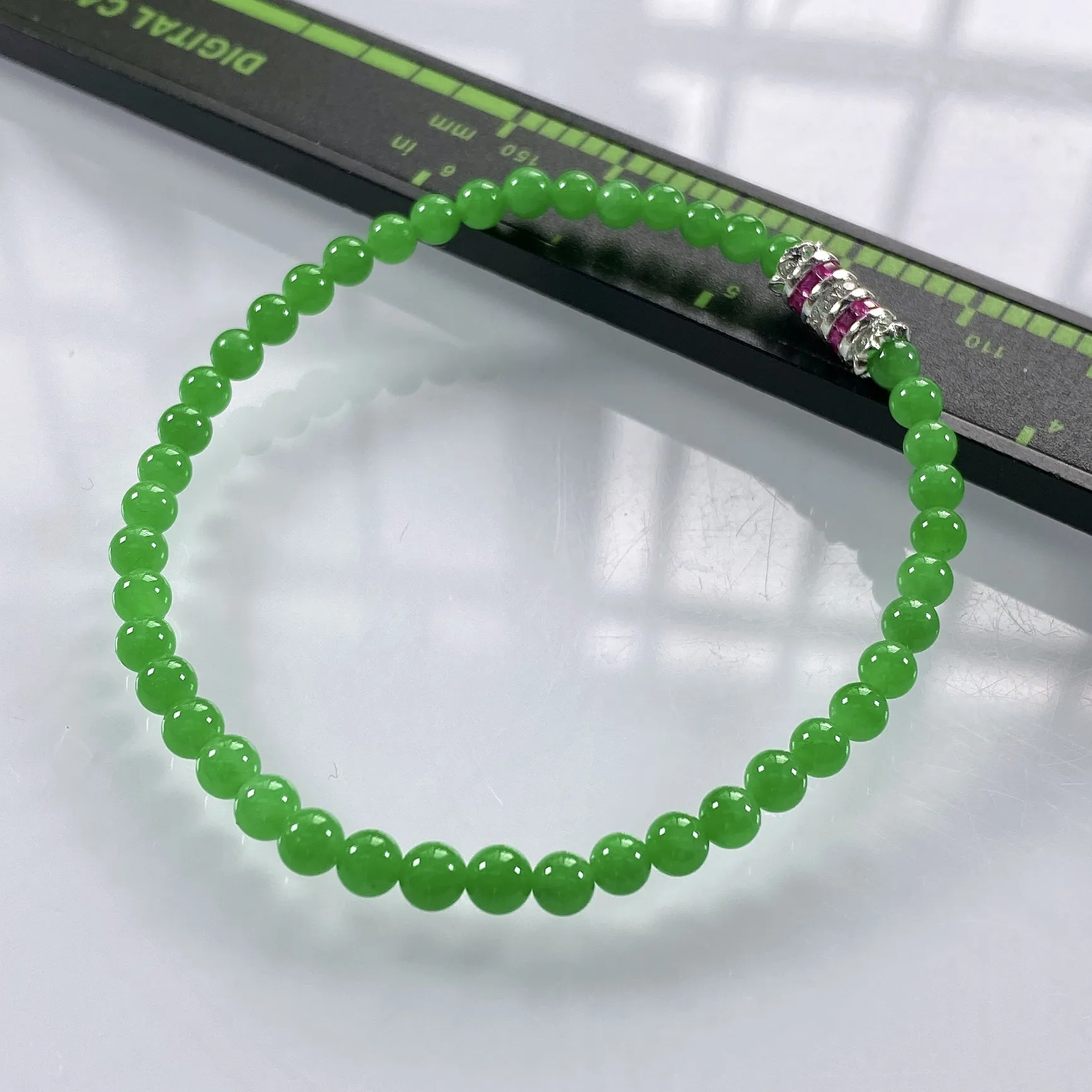 收藏级别，缅甸天然翡翠A货，卡4冰种起胶正阳绿小米珠小圆珠手串手链，尺寸：4mm/44颗，长度170mm，重量：4.92g
