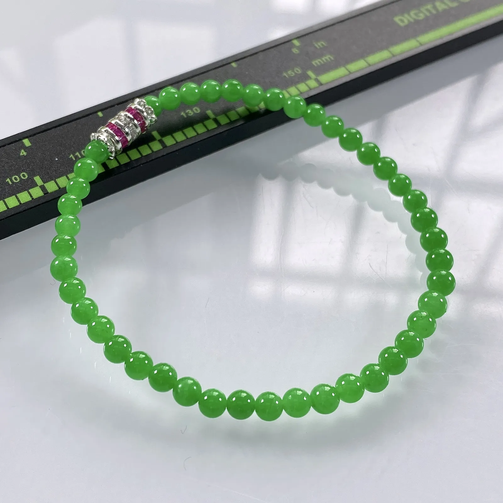 收藏级别，缅甸天然翡翠A货，卡4冰种起胶正阳绿小米珠小圆珠手串手链，尺寸：4mm/44颗，长度170