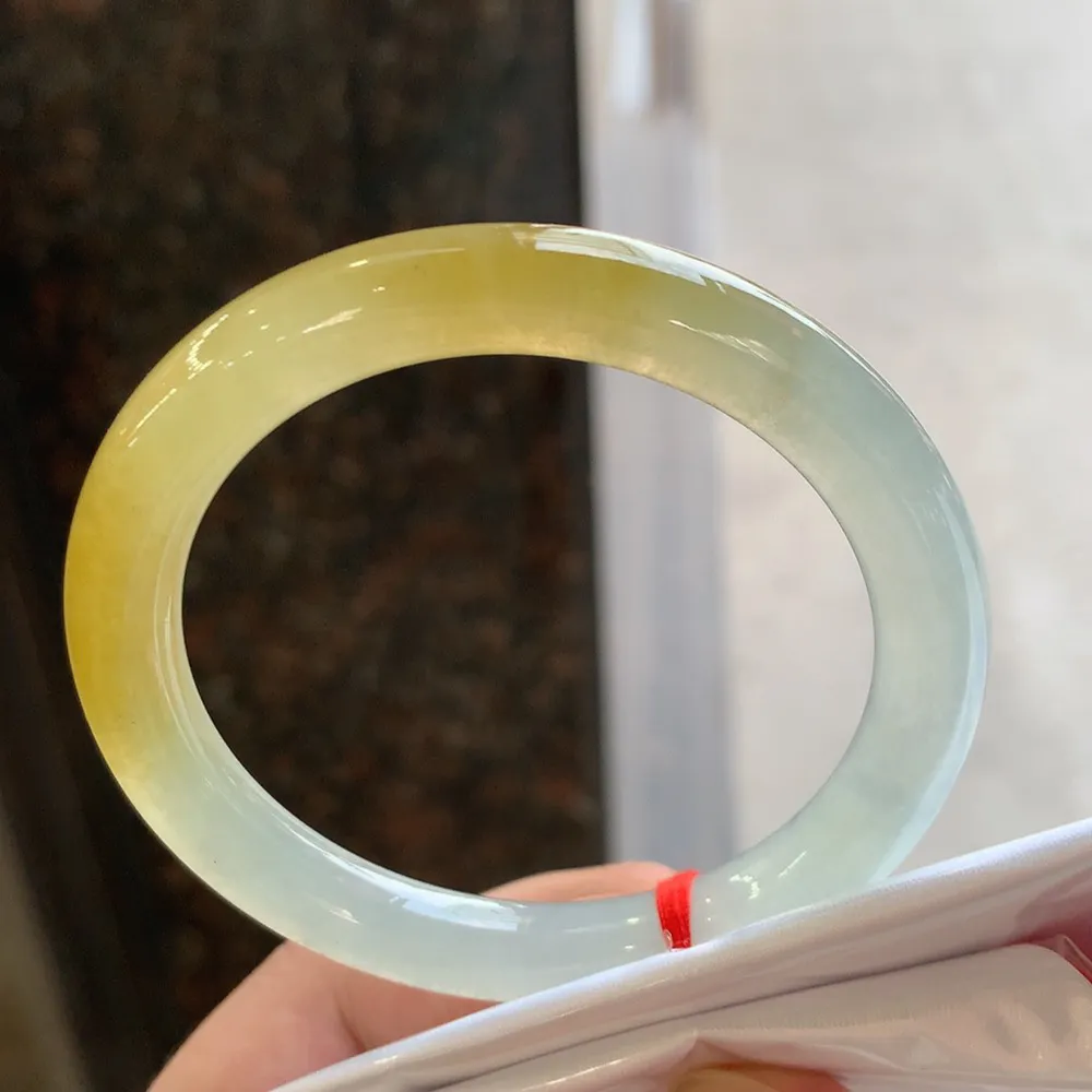 圆条高冰黄翡 无瑕 尺寸:52.6/8.4 种色兼备