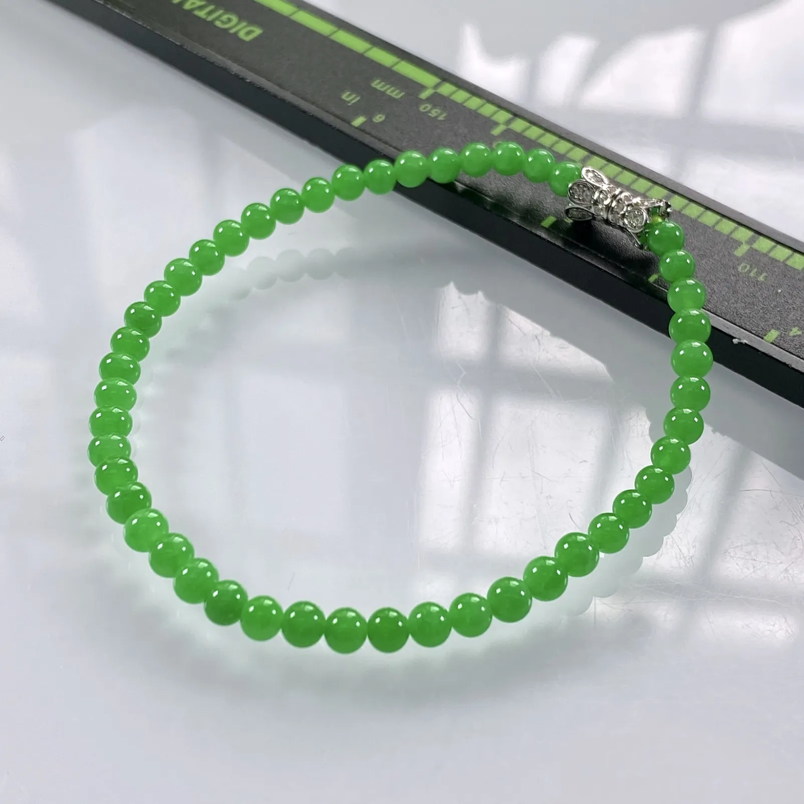 收藏级别，缅甸天然翡翠A货，卡3.6冰种起胶正阳绿小米珠小圆珠手串手链，尺寸：3.6mm/47颗，长度170mm，重量：4.26g