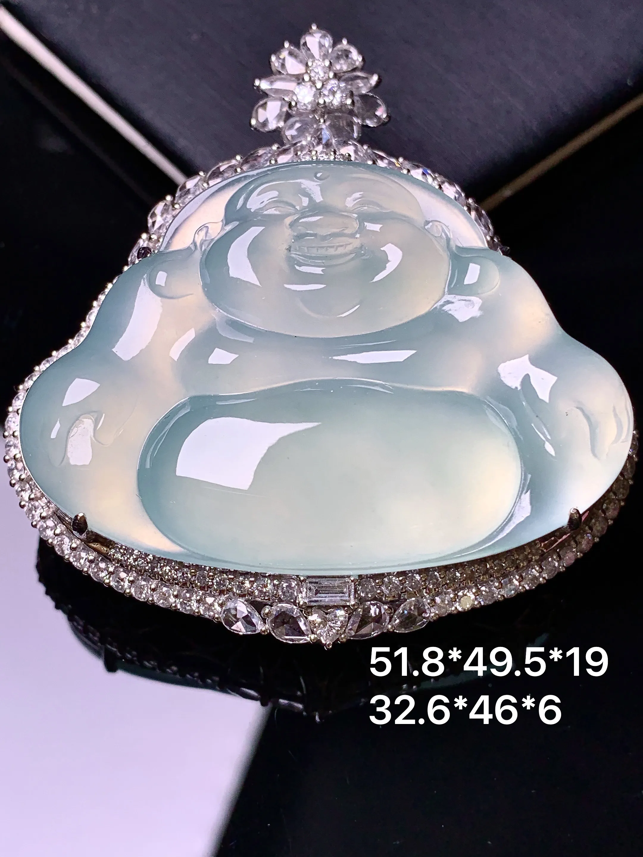 18k金钻镶嵌冰种佛公吊坠 玉质细腻 水润亮眼 厚身饱满 整体尺寸51.8*49.5*19
