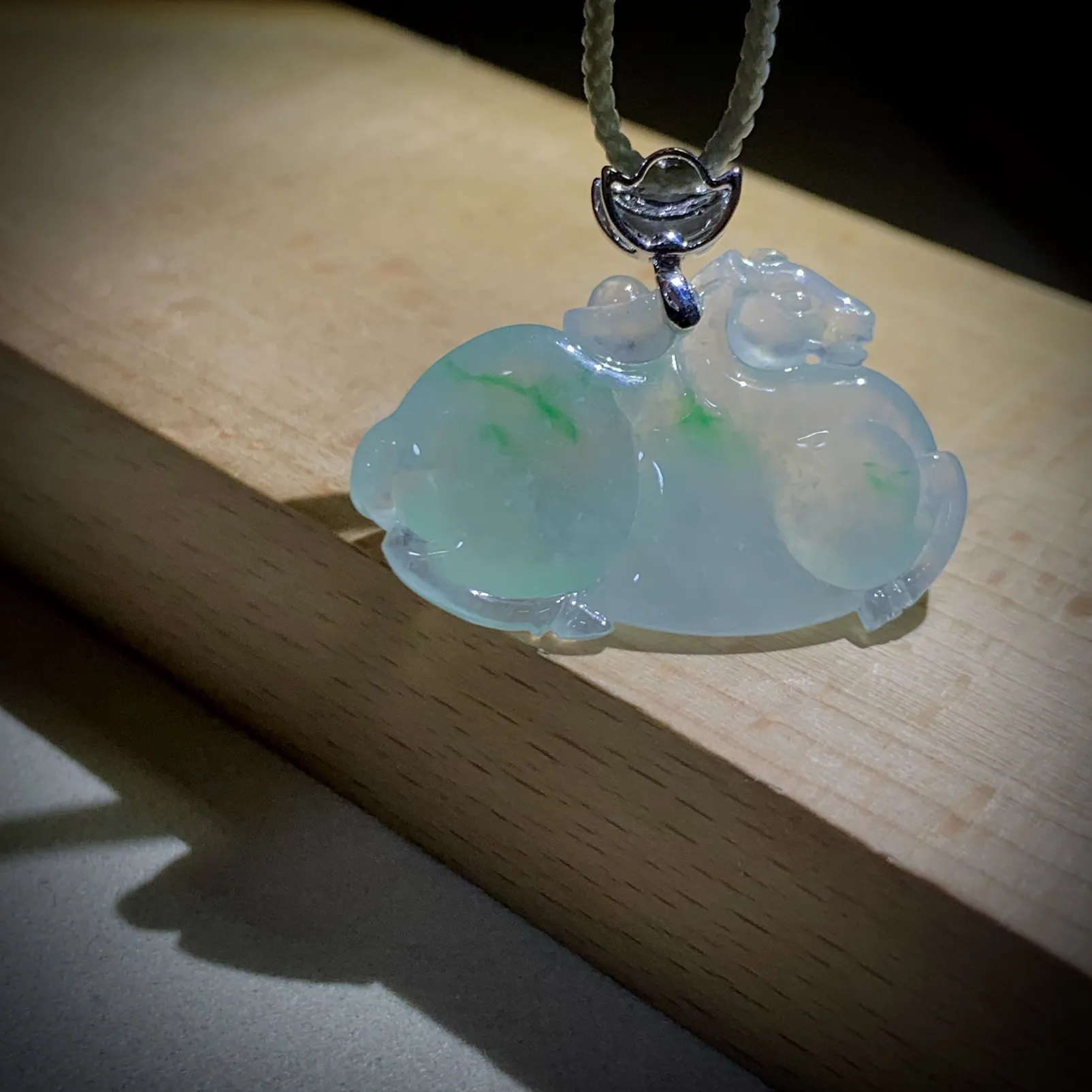 马上有钱，裸石29.5-19-6mm，
18K金，南非钻，5.55g，