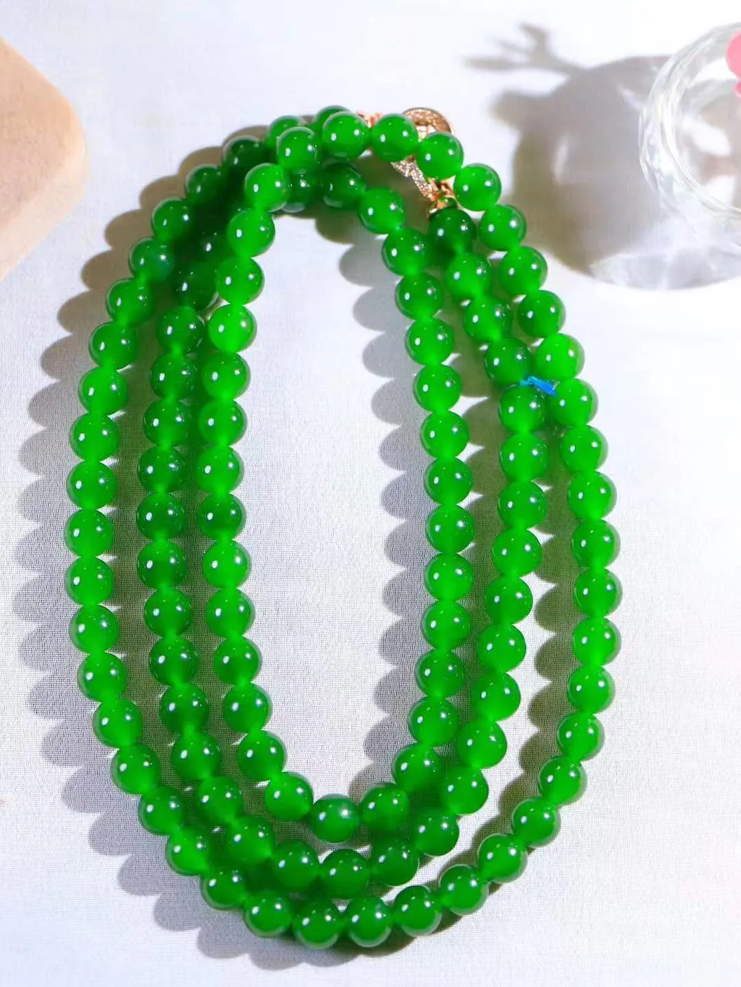 【珠圆玉润.项链】

收藏级臻品️和田玉碧玉珠圆玉润项链 玉质温润细腻  整串打磨圆润，佩戴舒适。