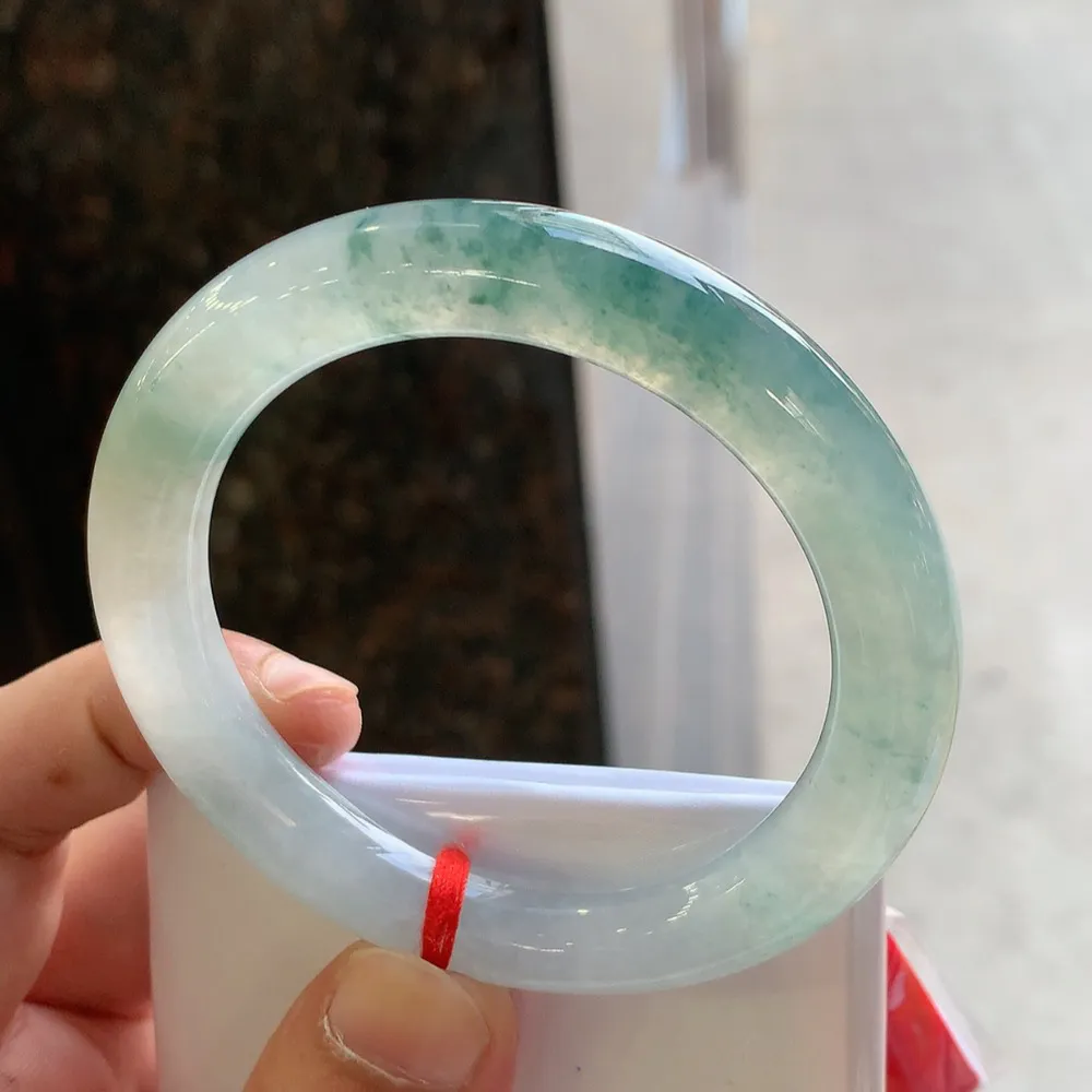 圆条高冰飘花 无瑕 尺寸:55.2/10.1 花美 种水好