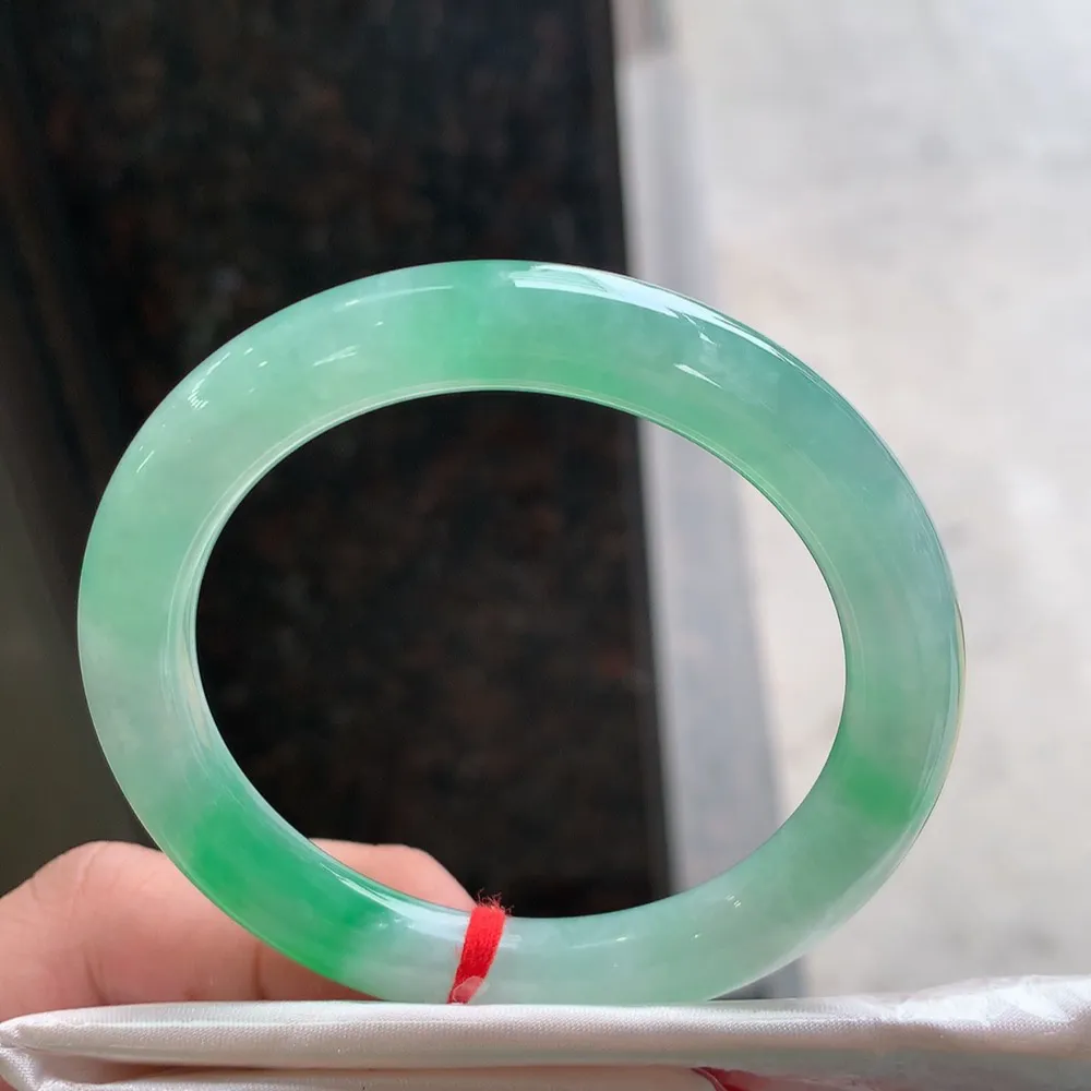 圆条冰阳绿 无瑕 尺寸:54.7/9.1 色好