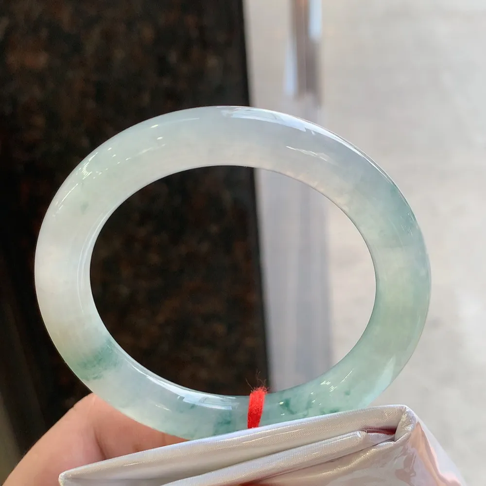 圆条高冰飘花 无瑕 尺寸:55.2/10.1 花美 种水好