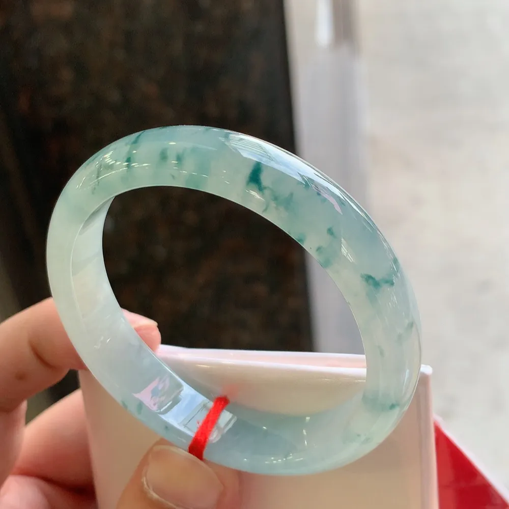 正圈冰飘花 无瑕 尺寸:53.6/12.7/7.3 花美