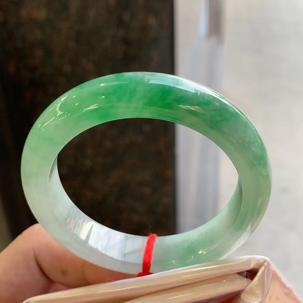 正圈冰阳绿 无瑕 尺寸:50.7/12.3/8.5 种色兼备🥰🥰