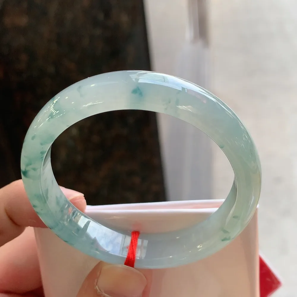 正圈冰飘花 无瑕 尺寸:53.6/12.7/7.3 花美