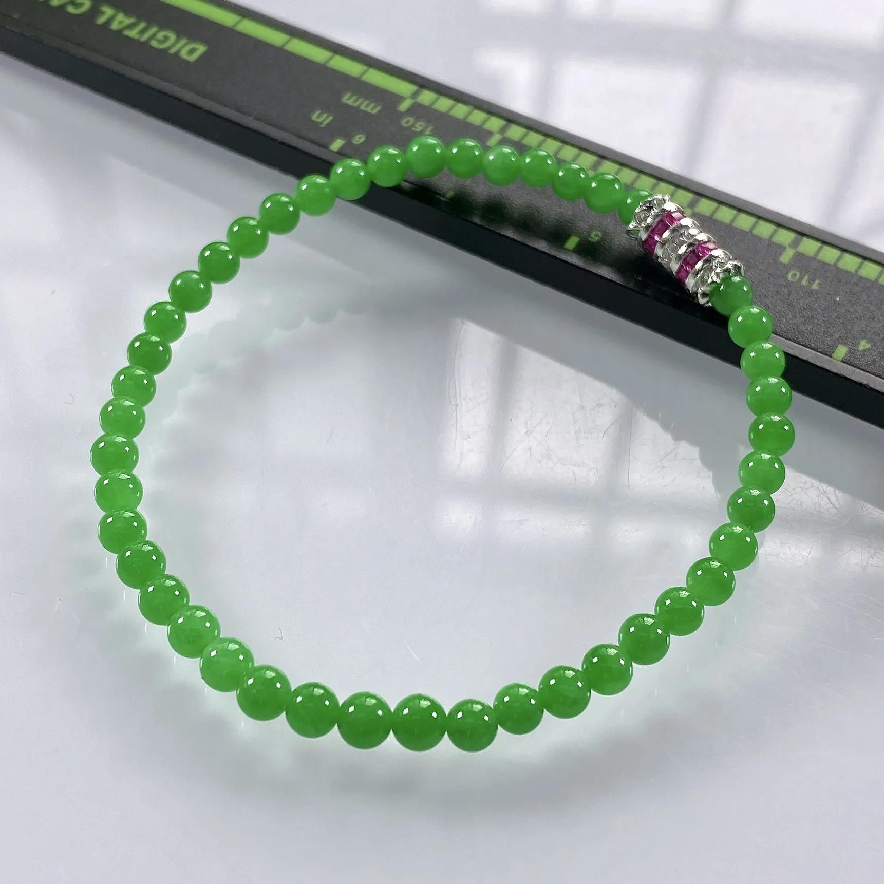收藏级别，缅甸天然翡翠A货，卡4冰种起胶正阳绿小米珠小圆珠手串手链，尺寸：4mm/44颗，长度170mm，重量：4.92g