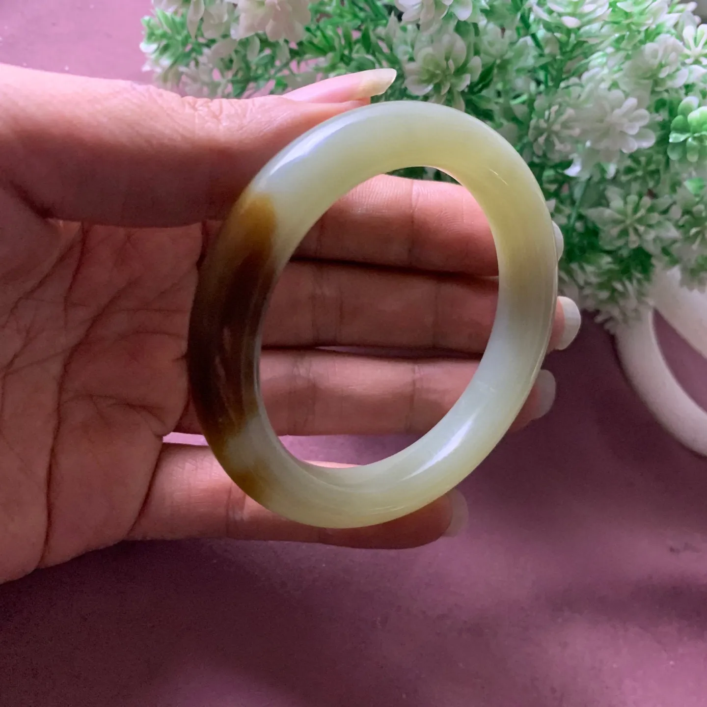 和田玉55圈口且末糖料手镯，玉质细腻油润 底色纯净 脂粉好，品质高