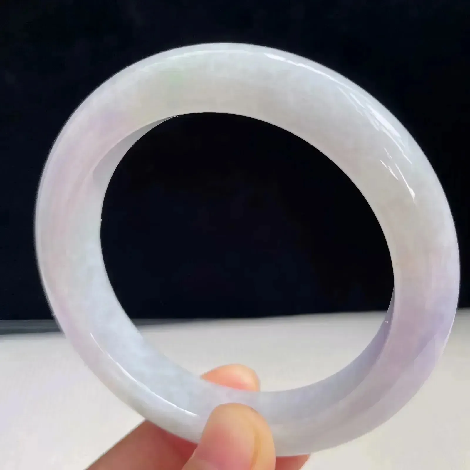 自然光拍摄天然翡翠A货淡紫罗兰好种水55.5mm正圈手镯63.22克
