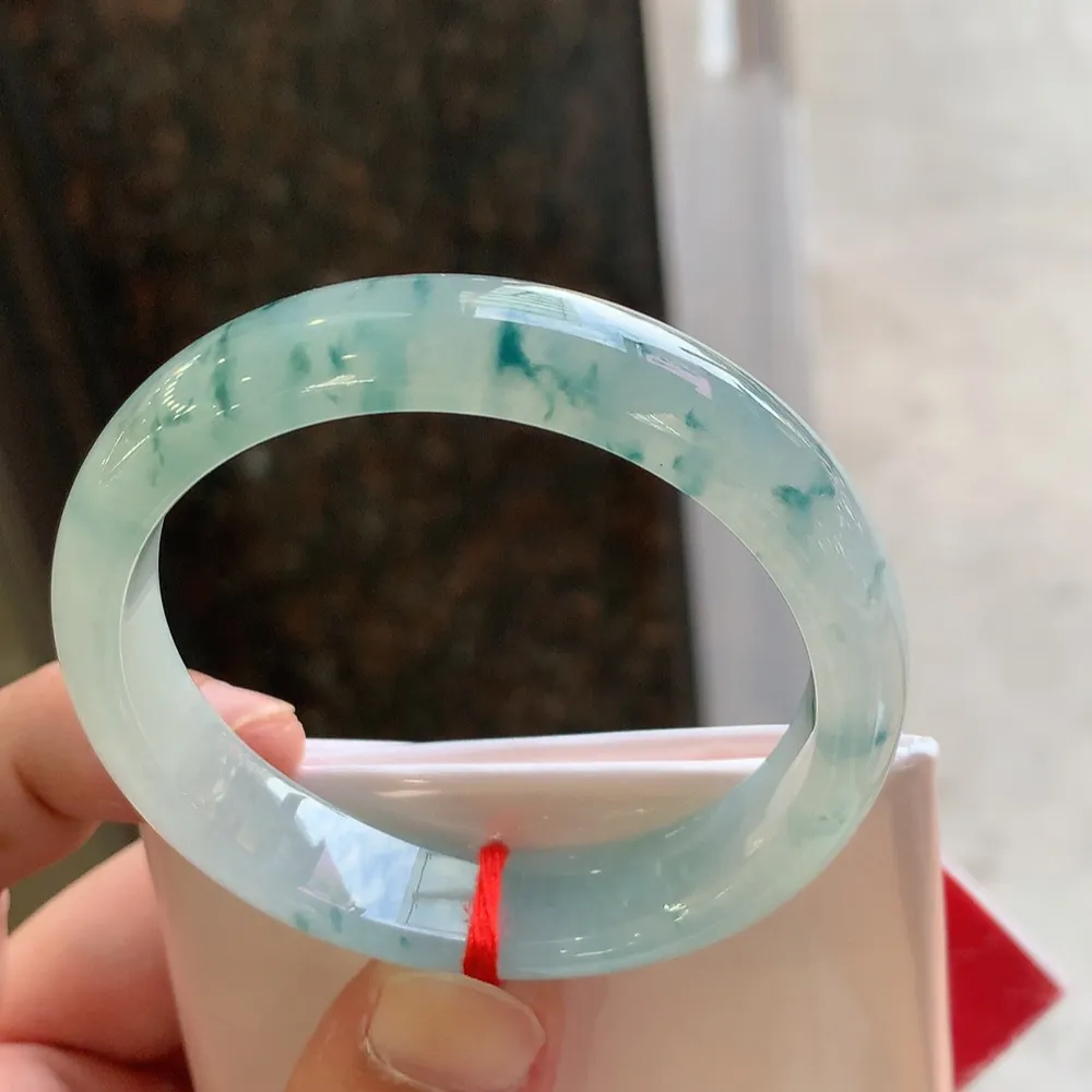 正圈冰飘花 无瑕 尺寸:53.6/12.7/7.3 花美